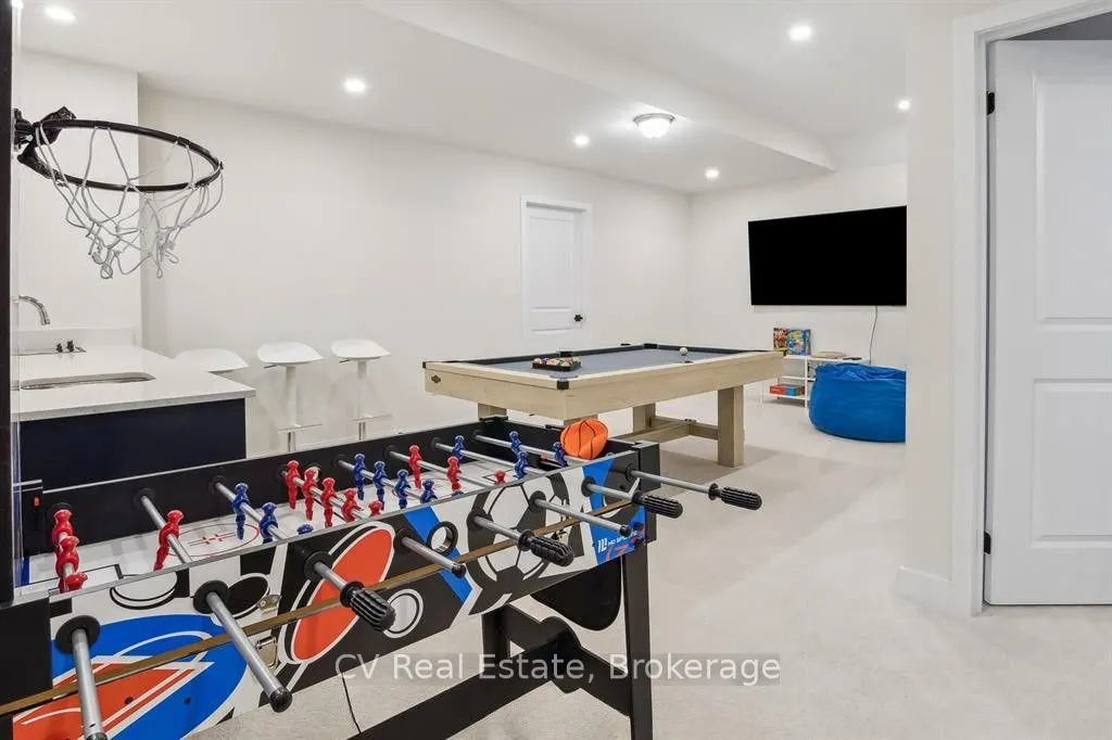 125 Stoneleigh Drive
