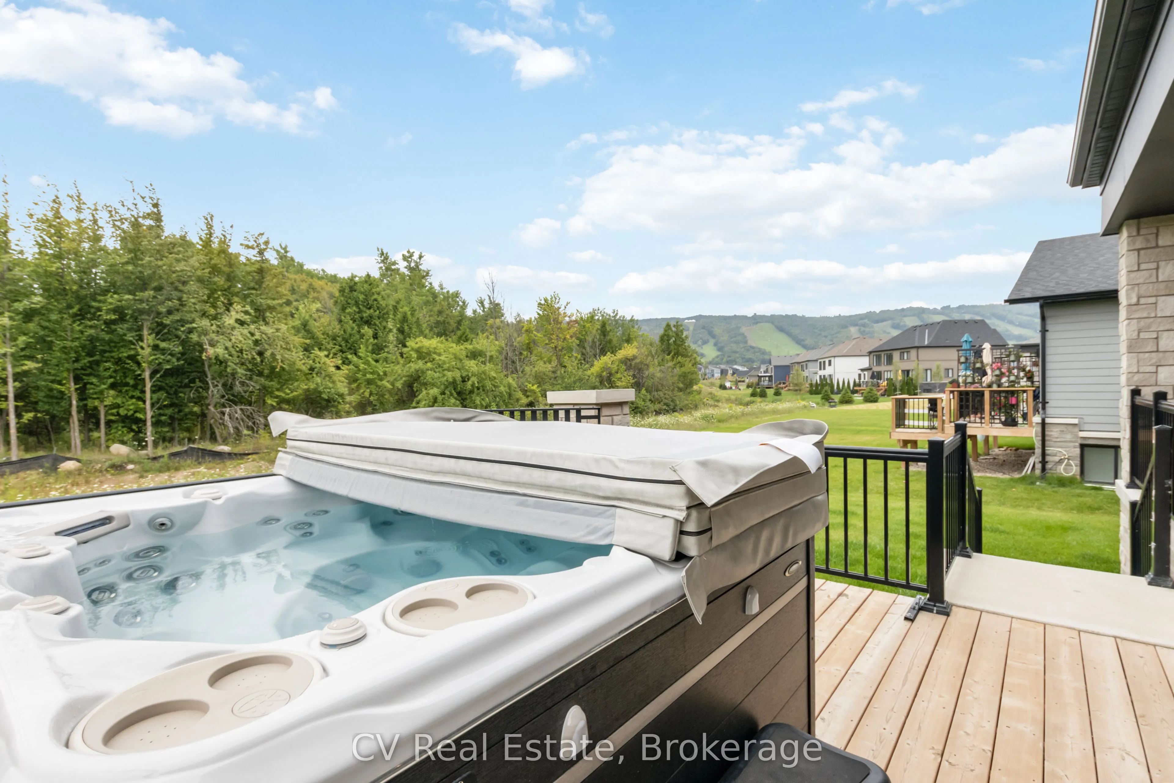 125 Stoneleigh Drive