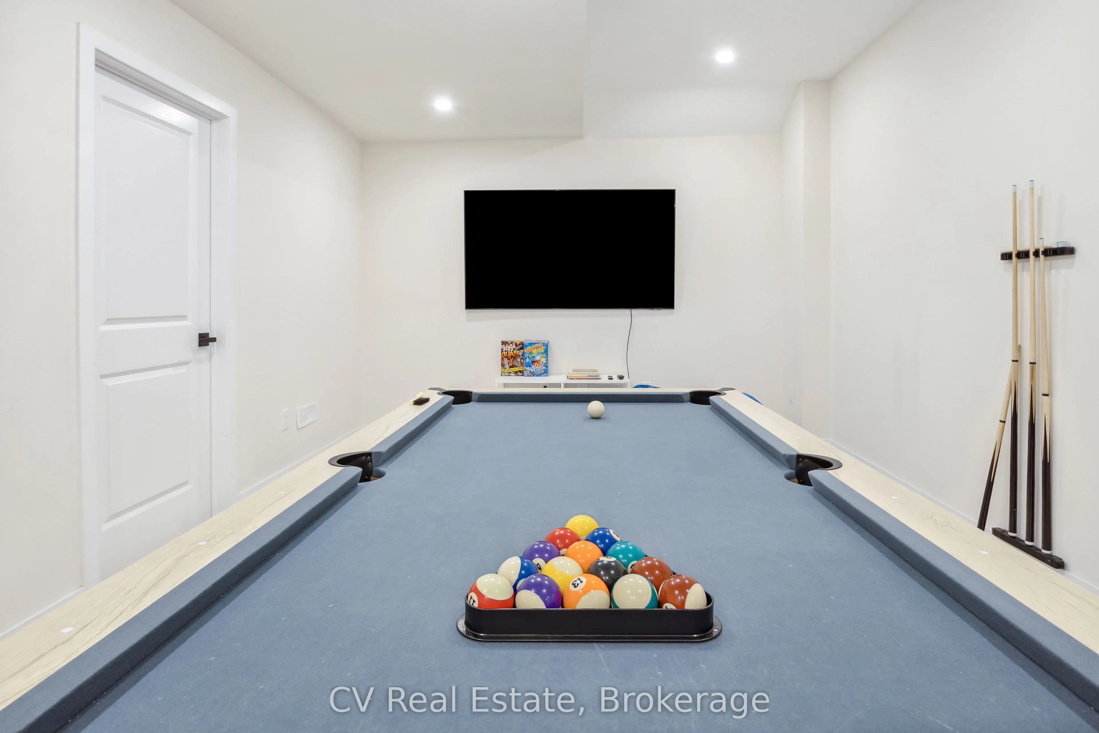 125 Stoneleigh Drive
