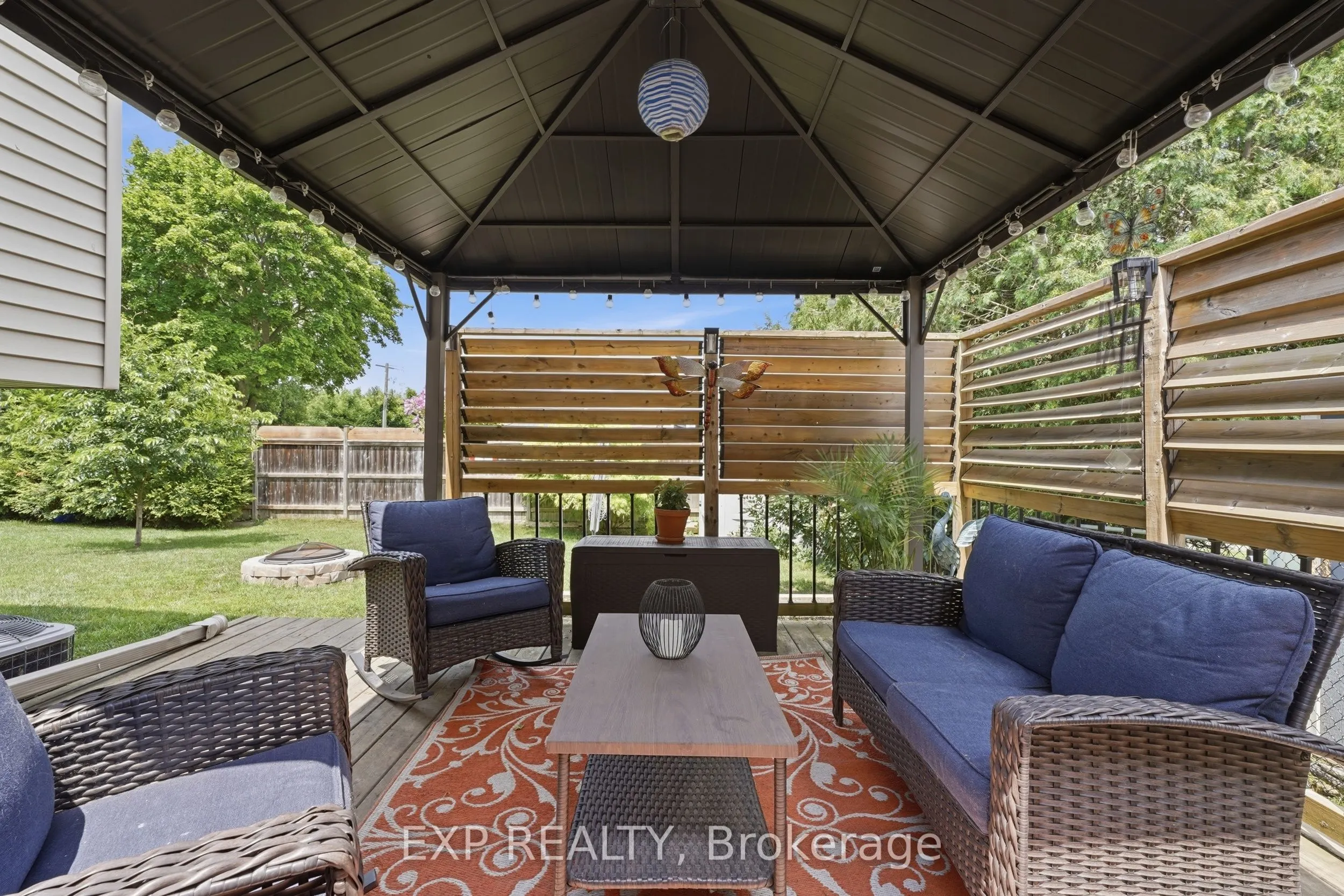 72 Crestlynn Crescent