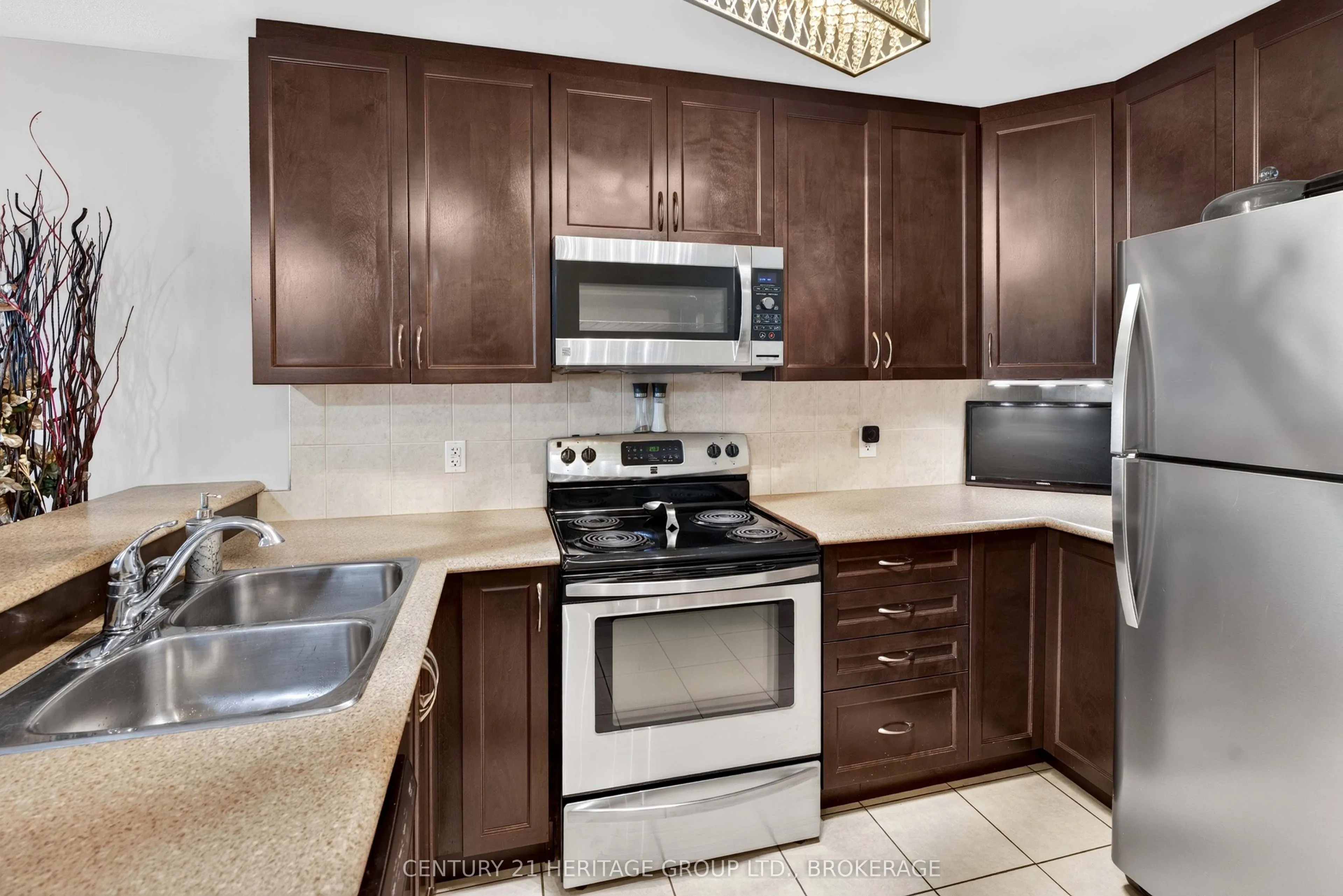 150 Urbancrest Private #182