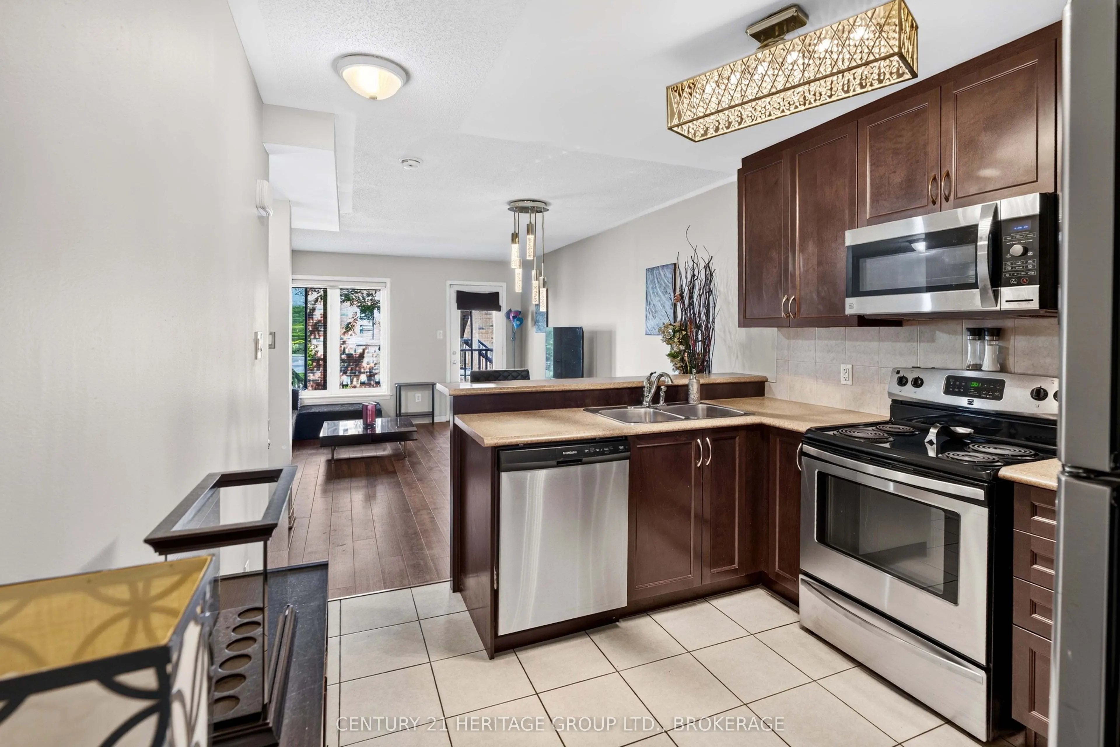 150 Urbancrest Private #182