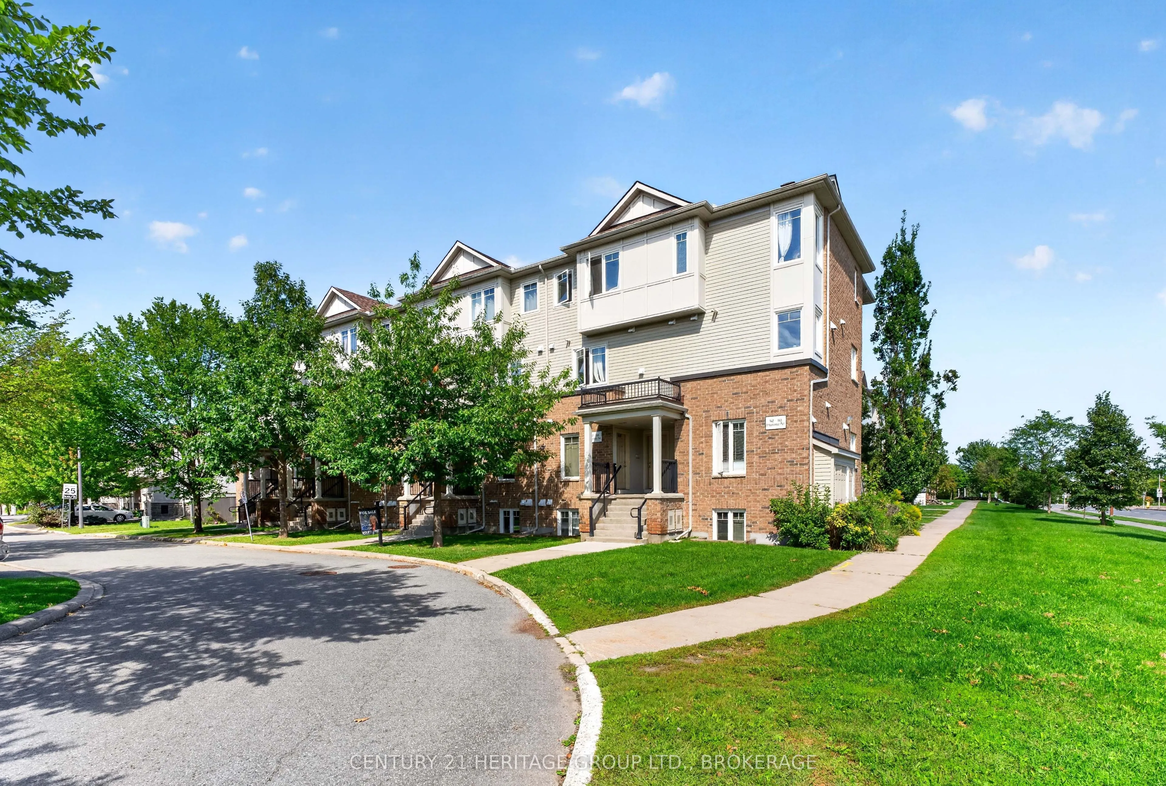150 Urbancrest Private #182