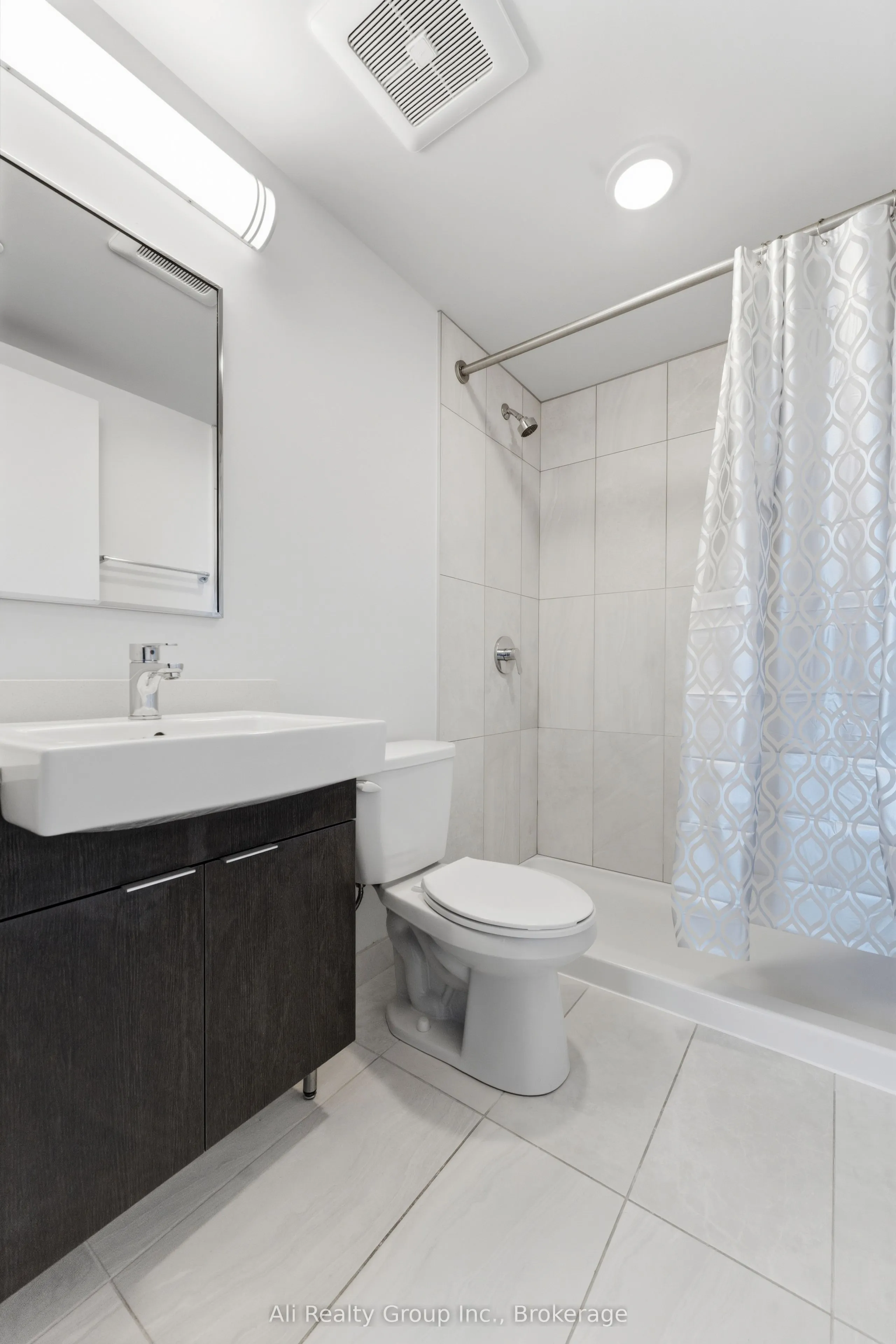 105 Champagne Avenue S #603