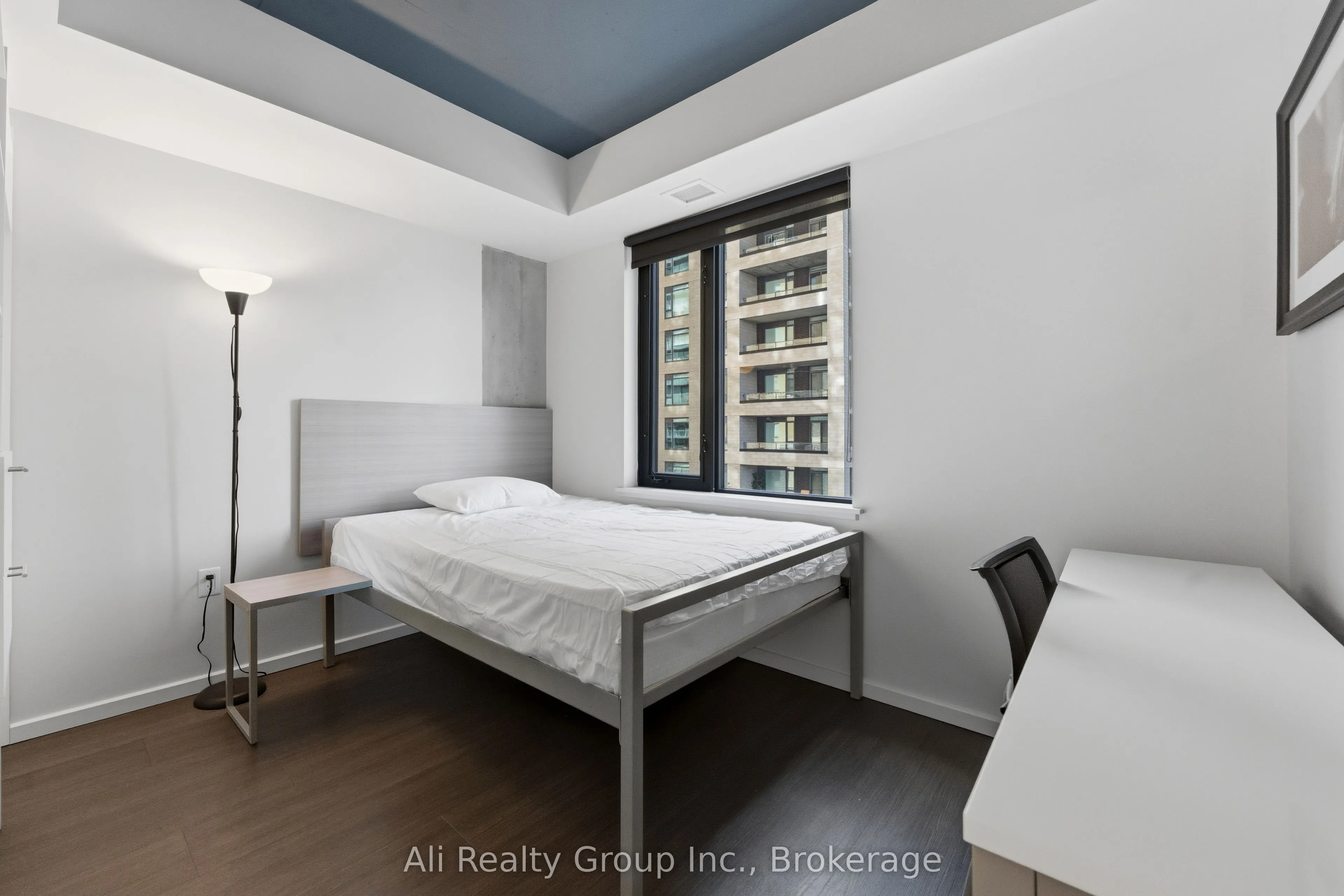 105 Champagne Avenue S #603