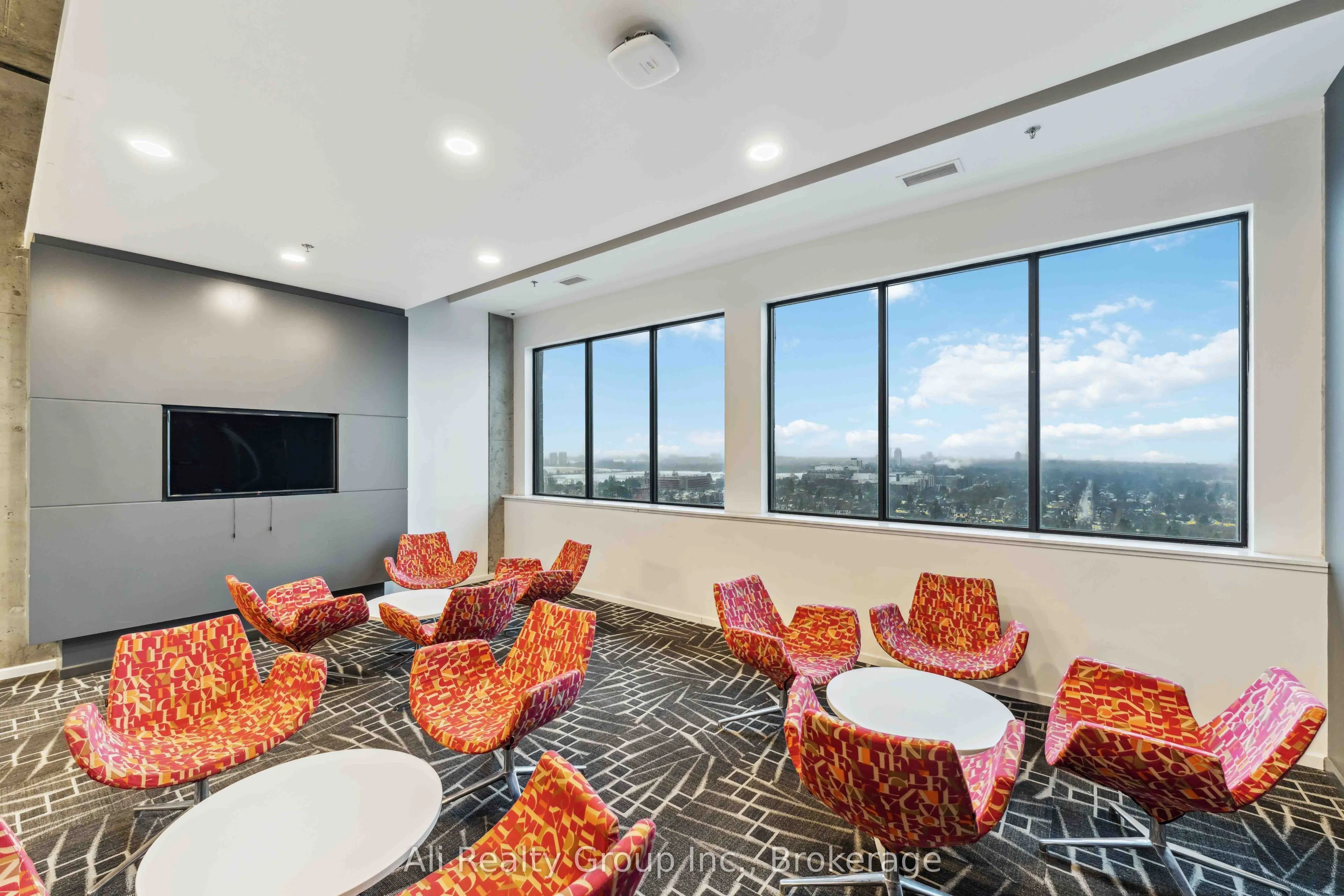 105 Champagne Avenue S #603