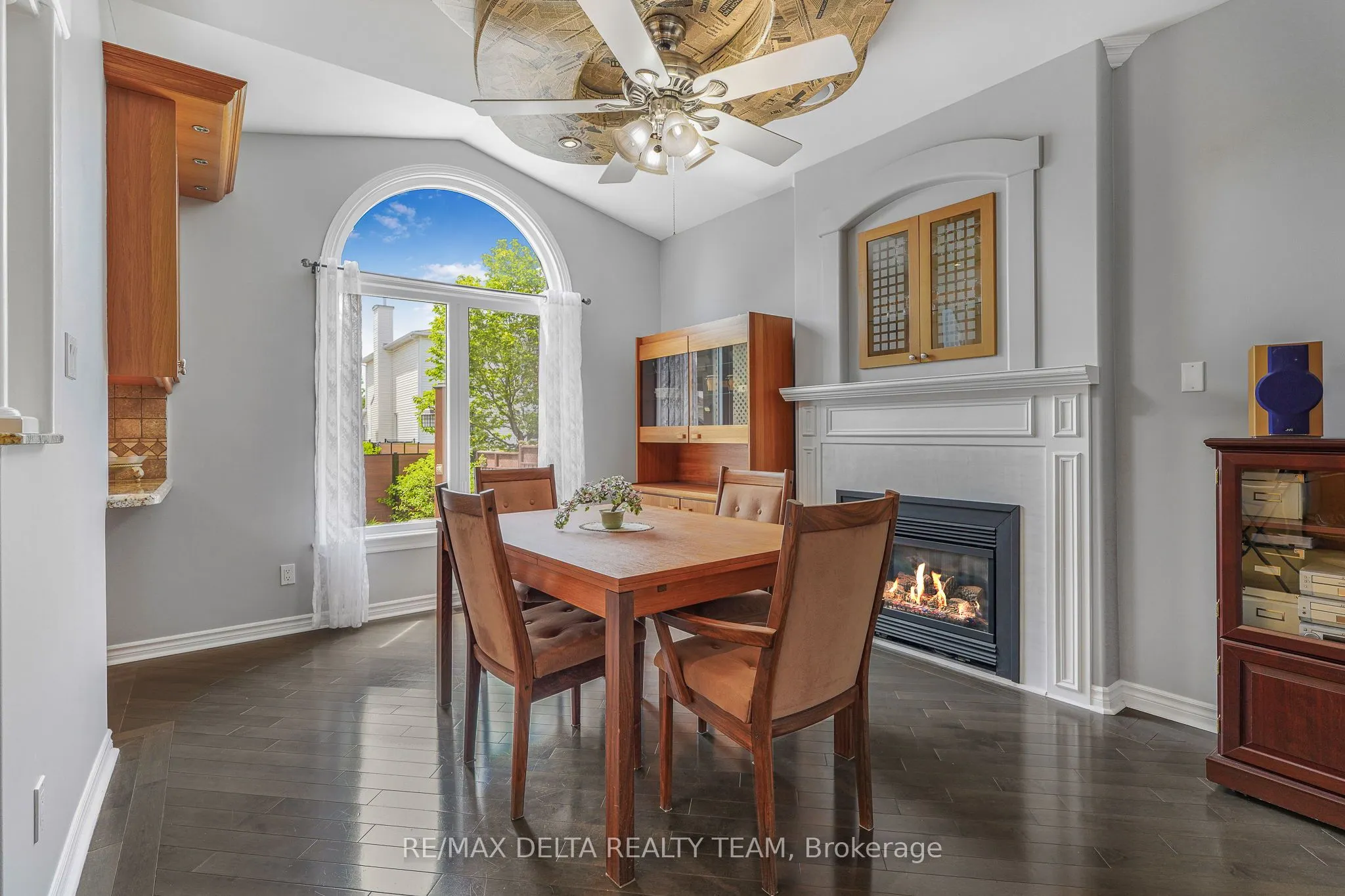 2040 Sunland Drive