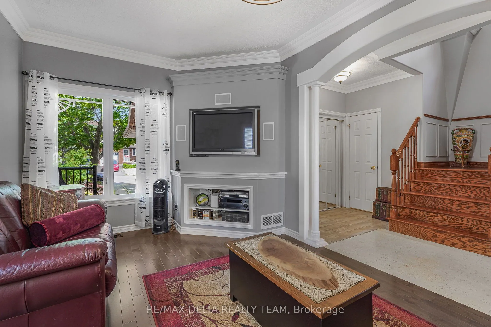 2040 Sunland Drive