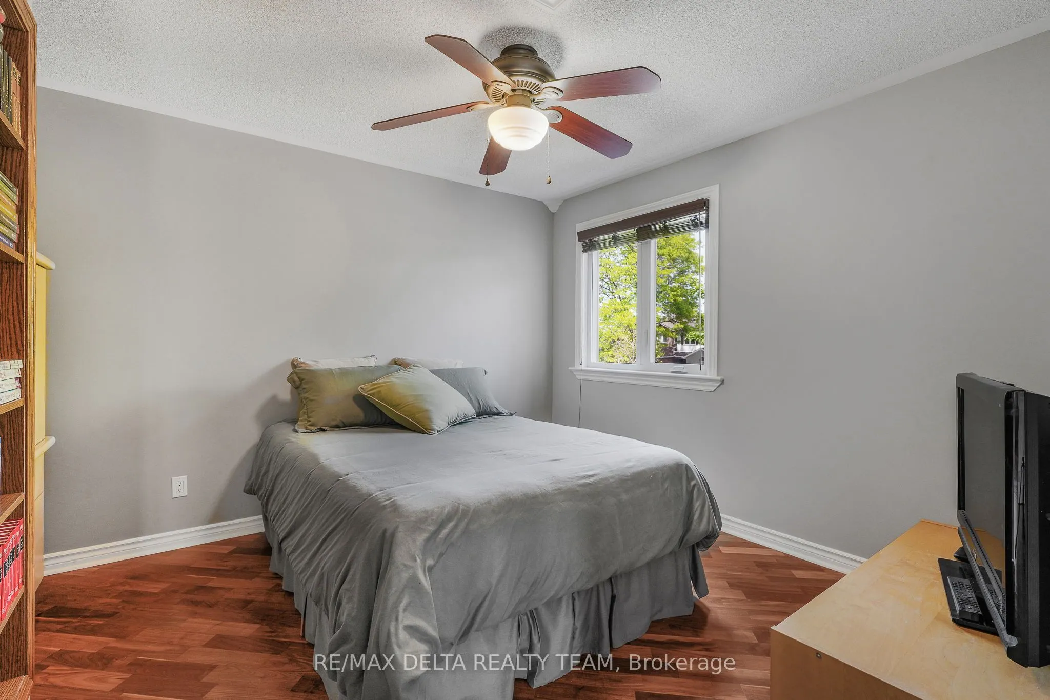 2040 Sunland Drive