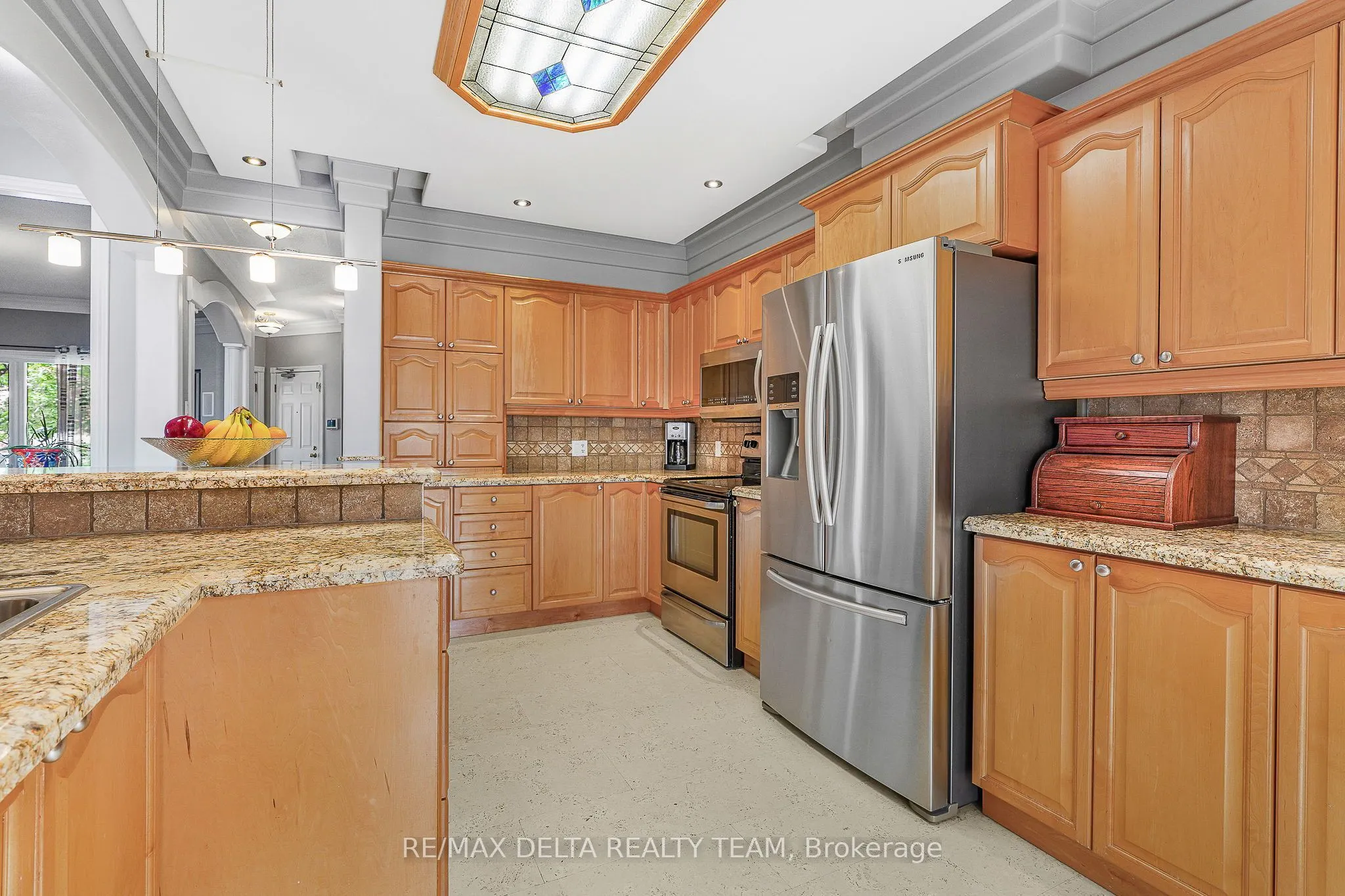 2040 Sunland Drive