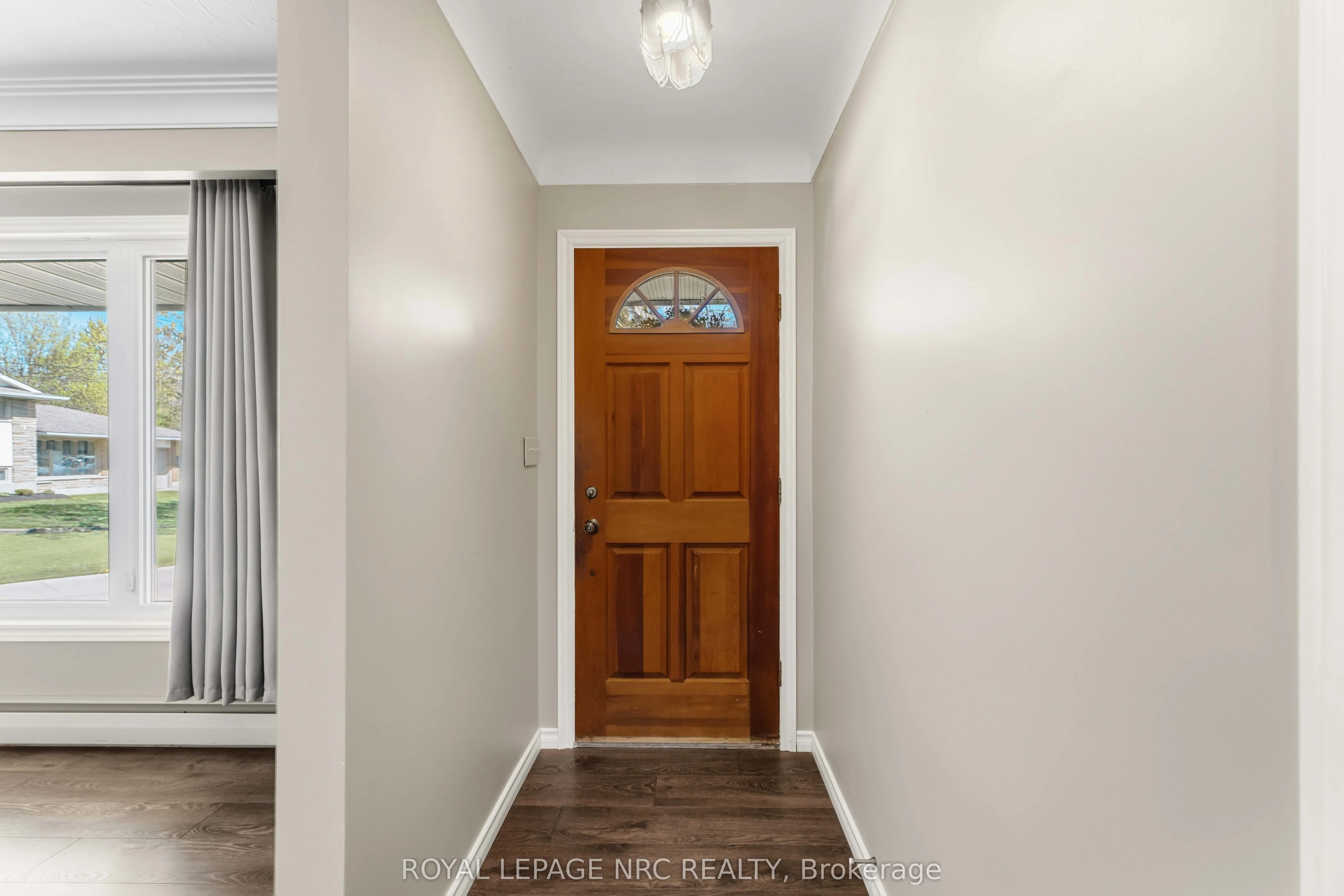 4485 Queensway Crescent