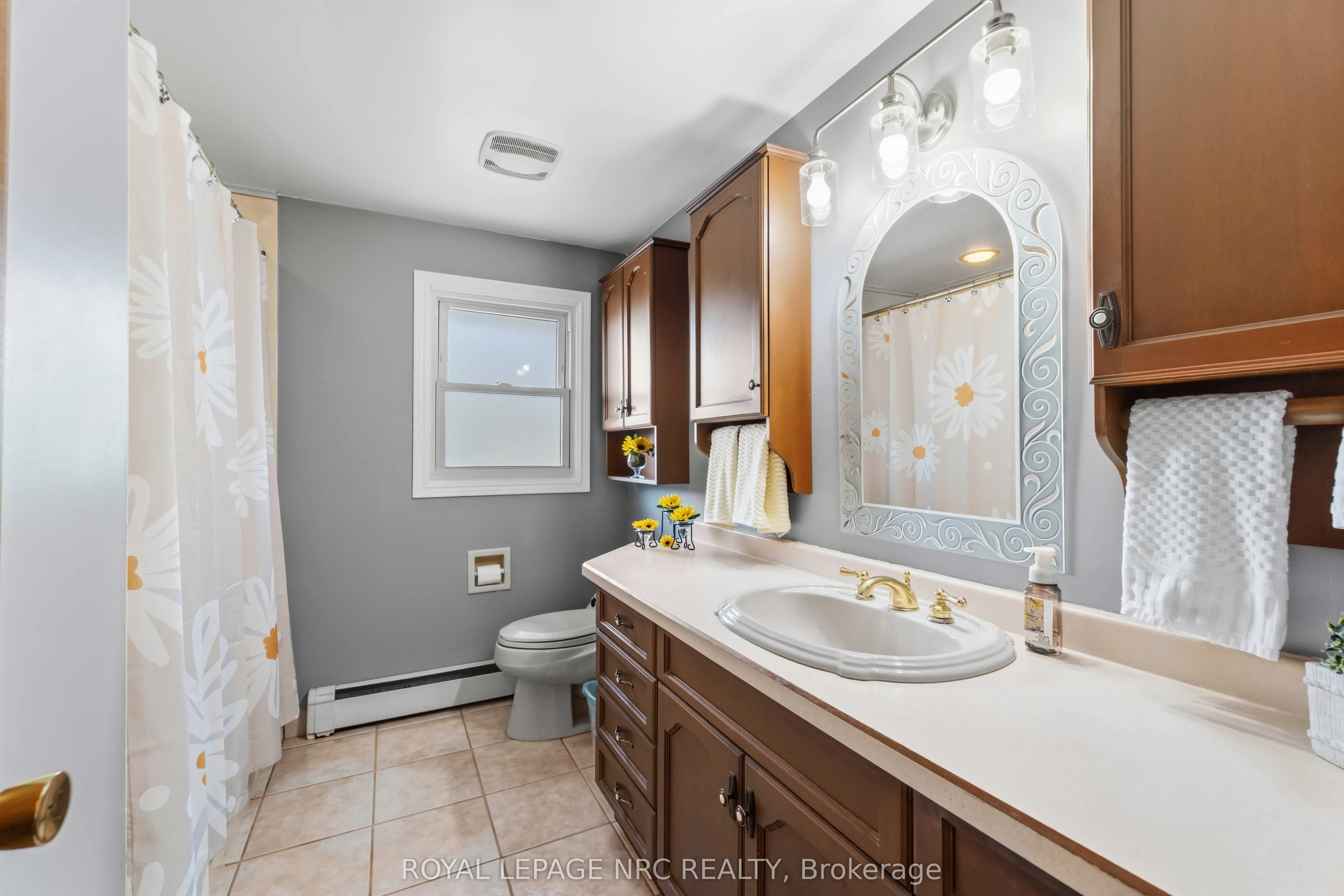 4485 Queensway Crescent