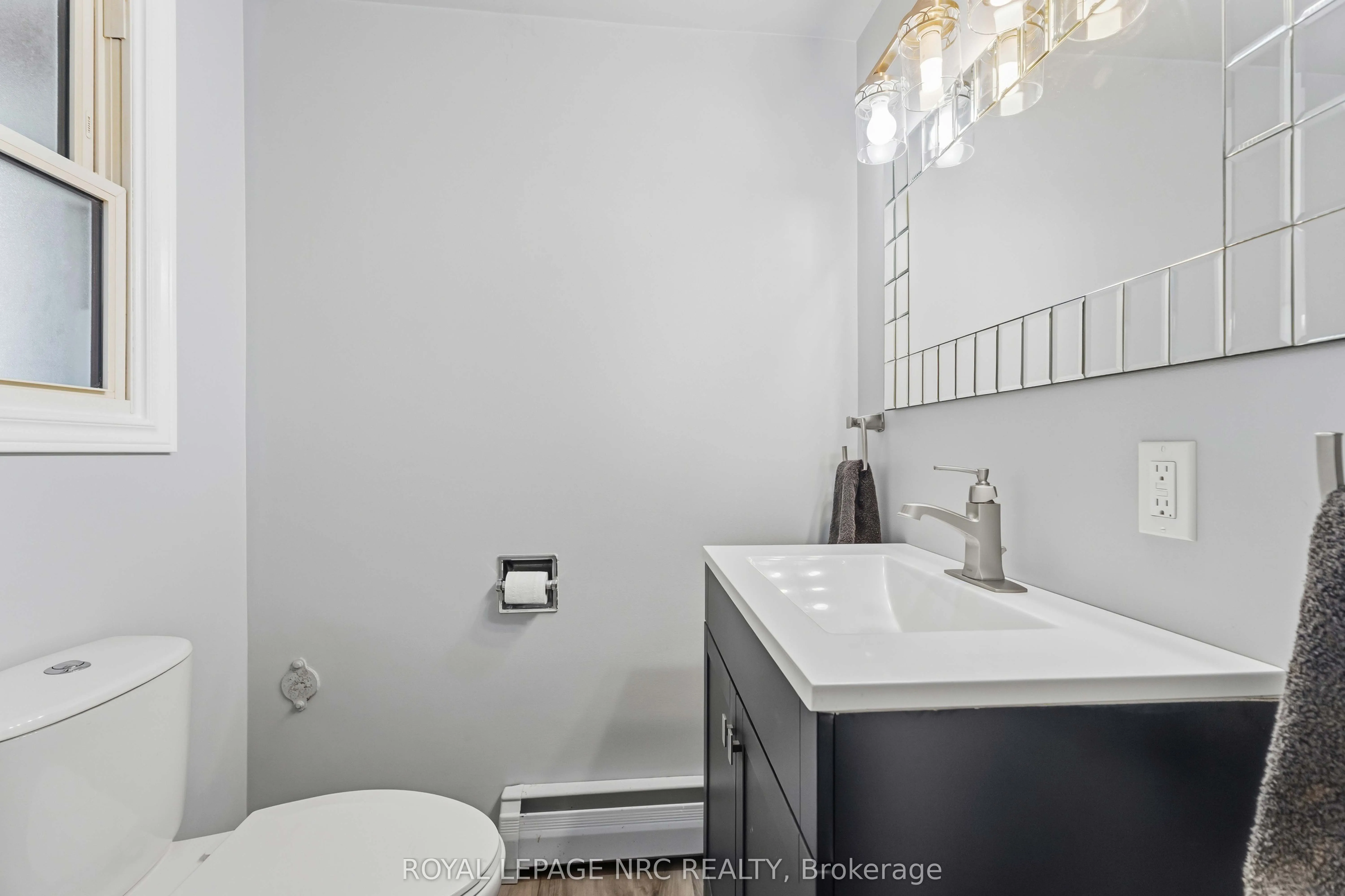 4485 Queensway Crescent