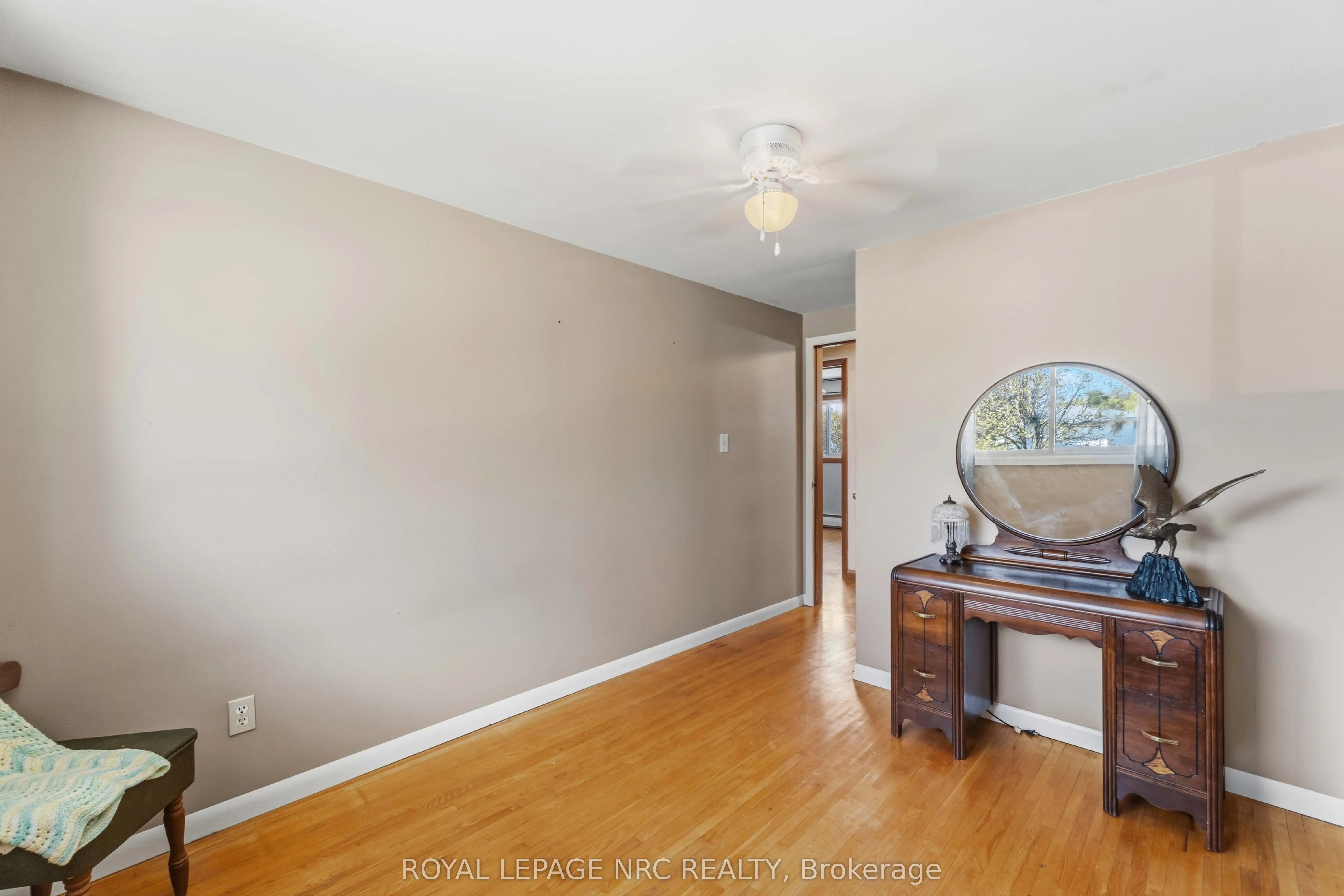 4485 Queensway Crescent