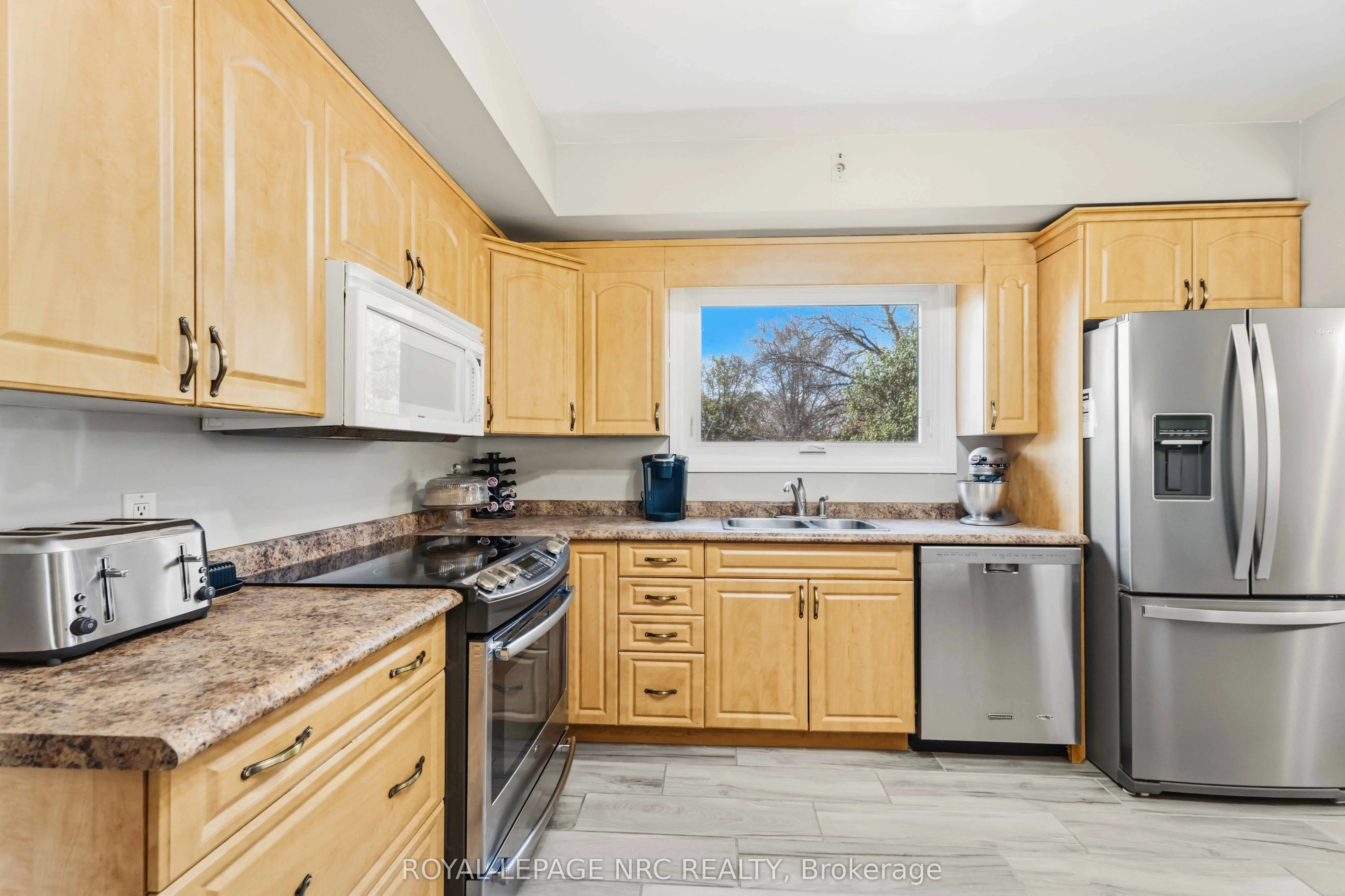 4485 Queensway Crescent
