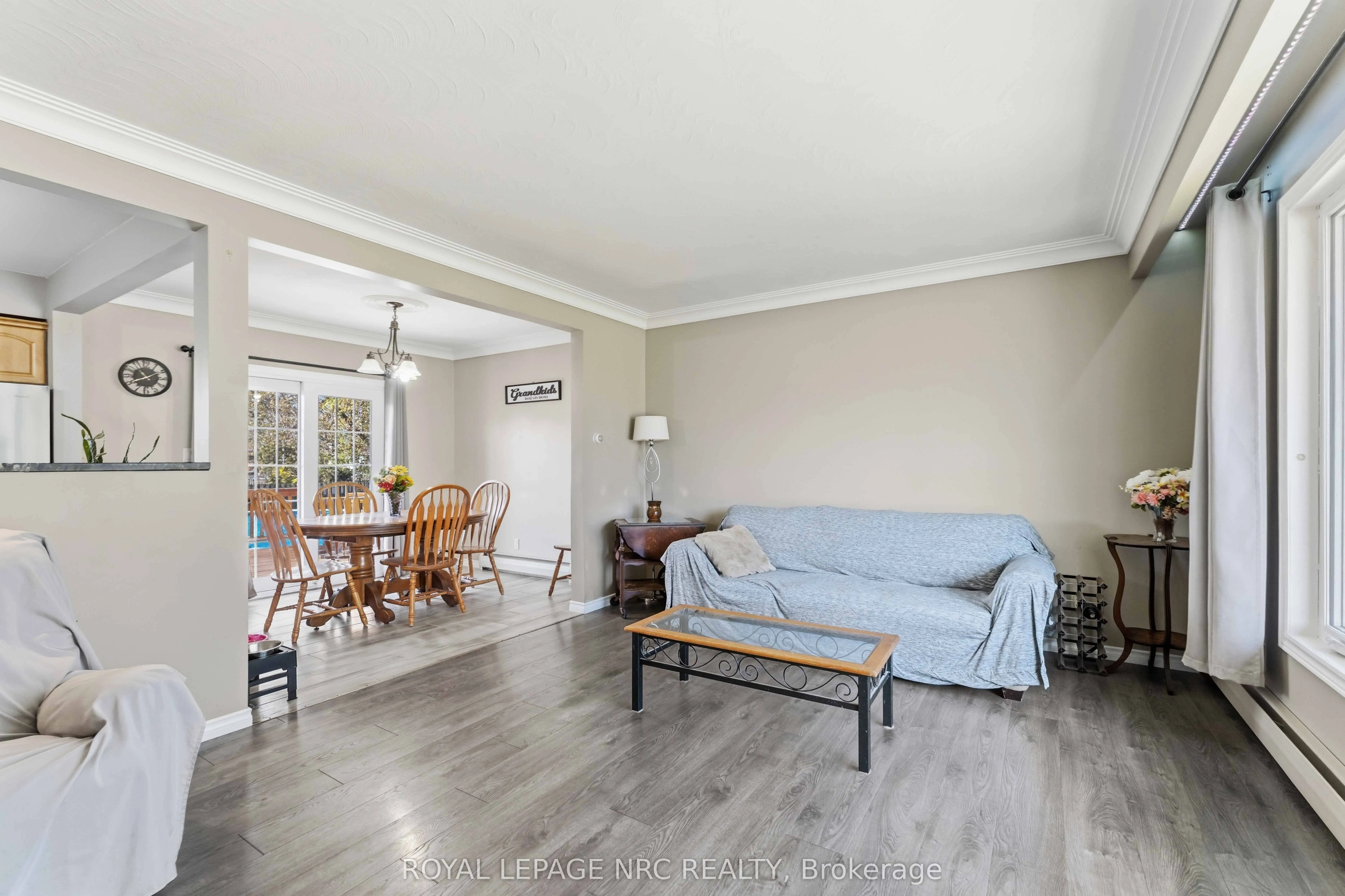 4485 Queensway Crescent