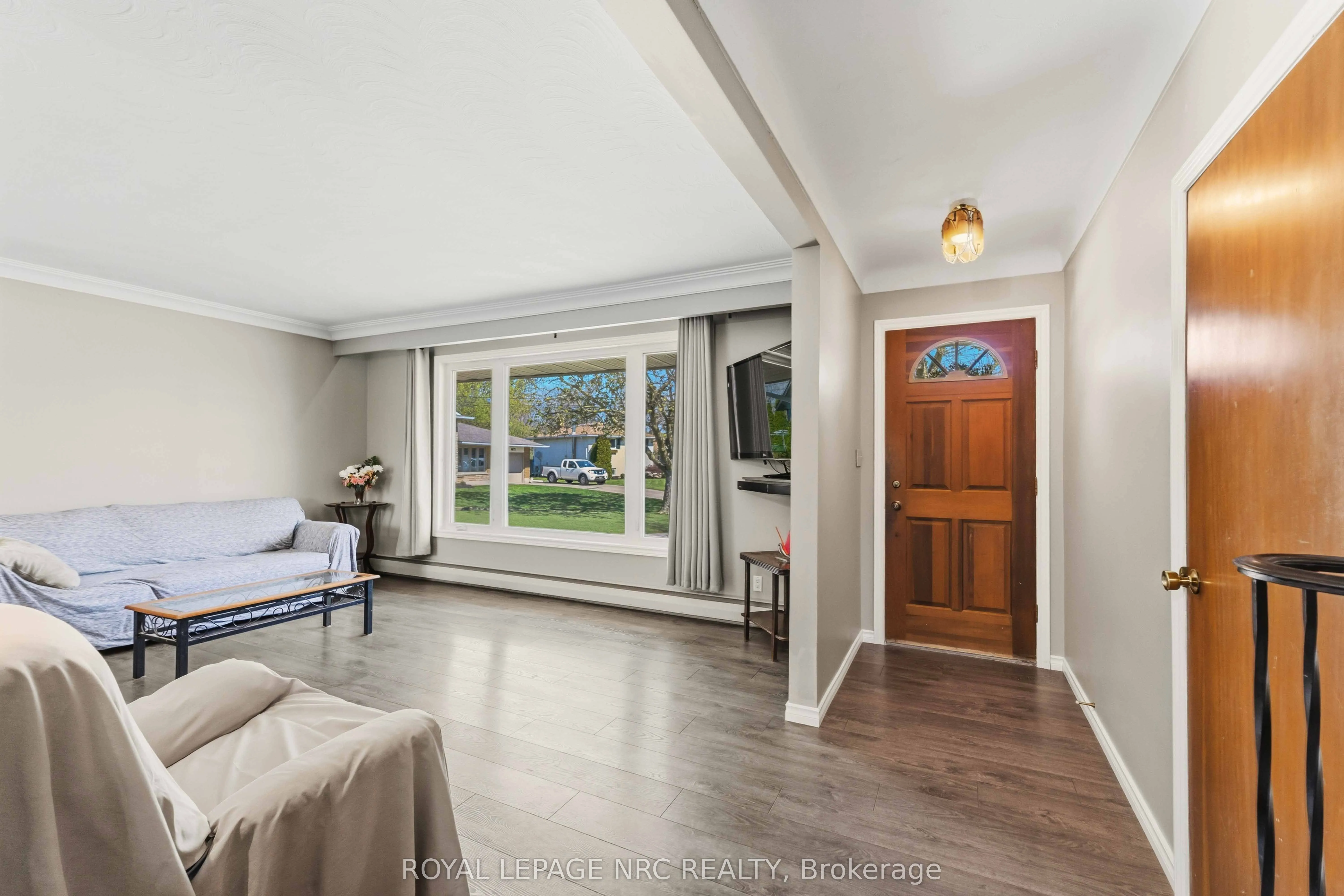 4485 Queensway Crescent