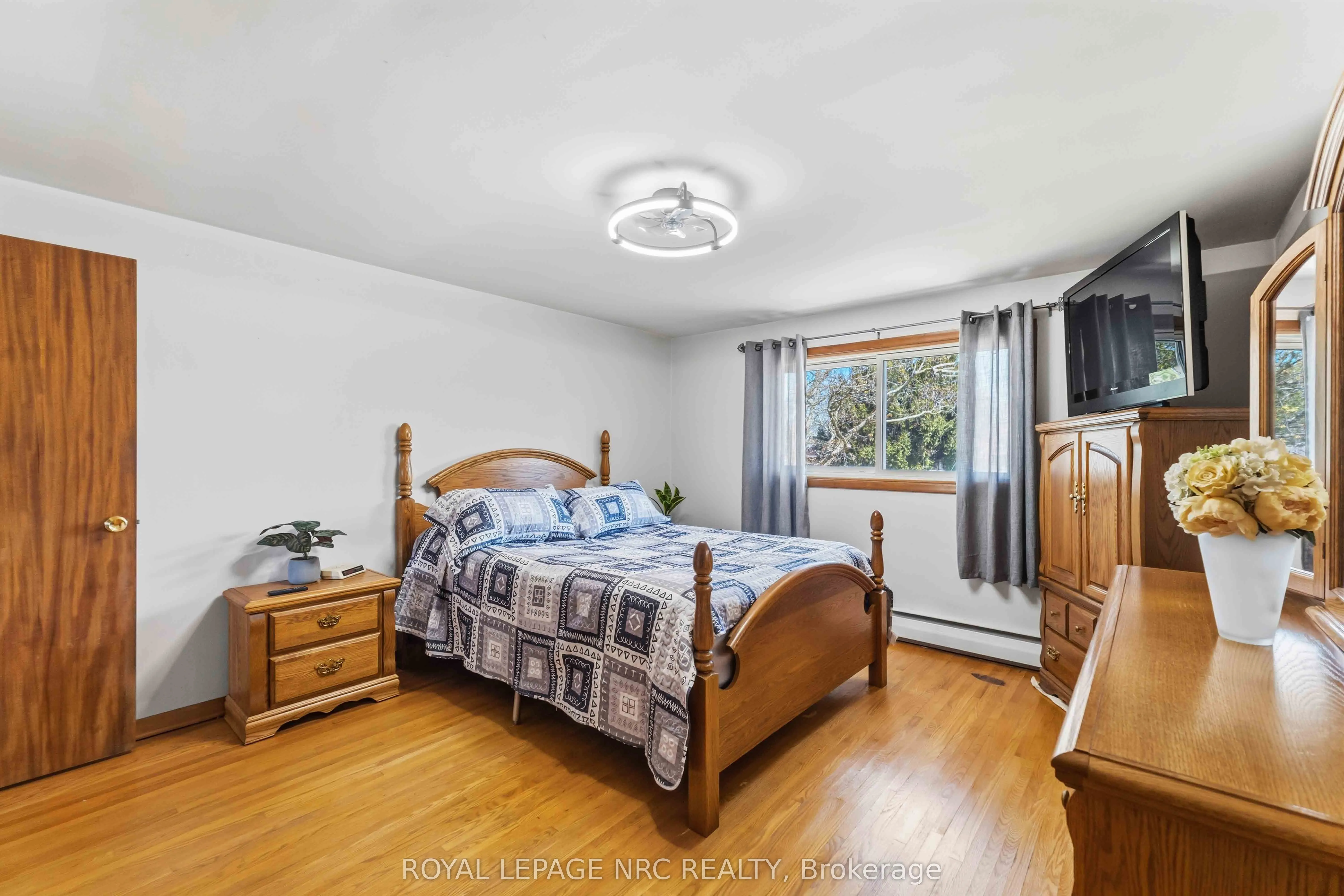 4485 Queensway Crescent