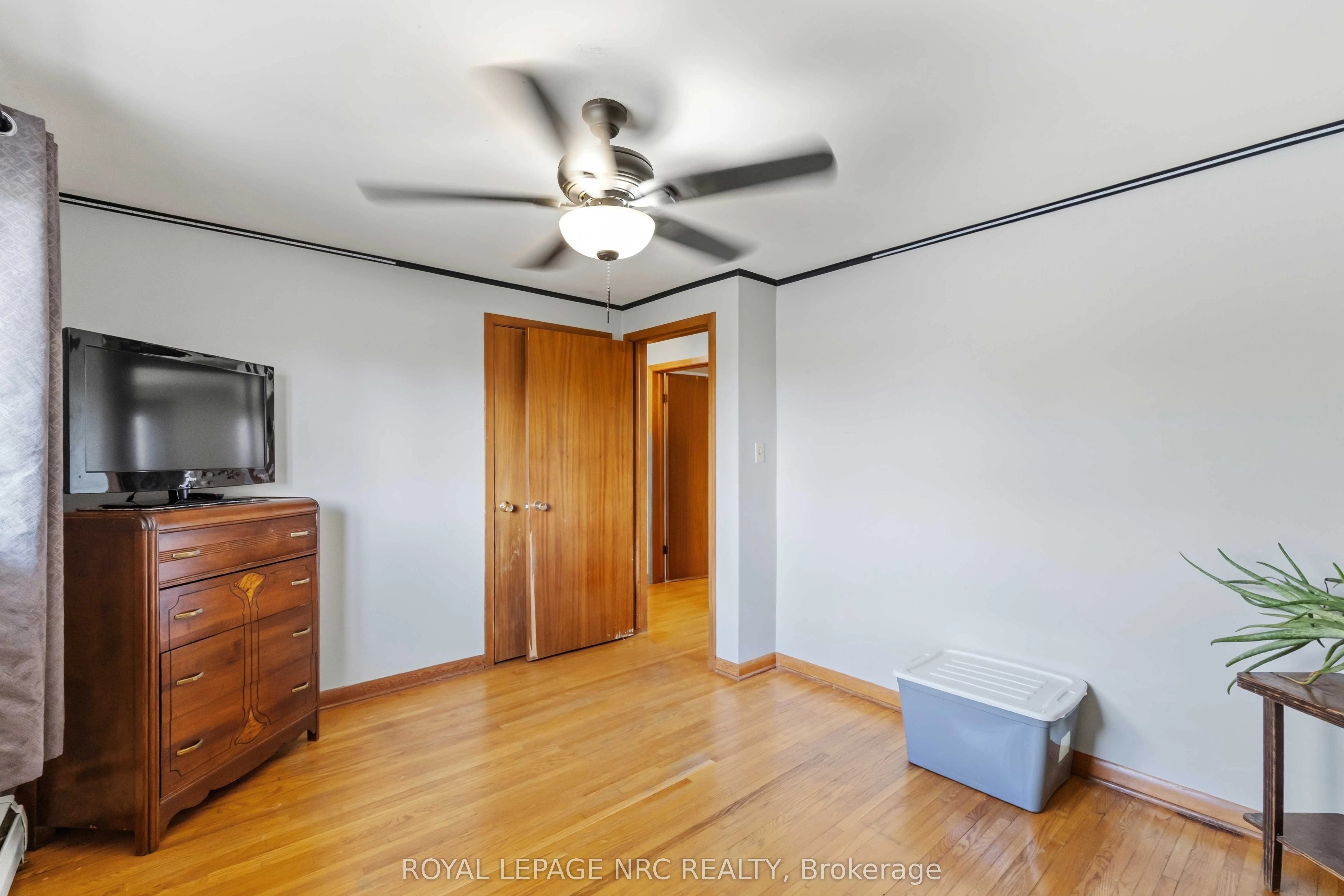 4485 Queensway Crescent