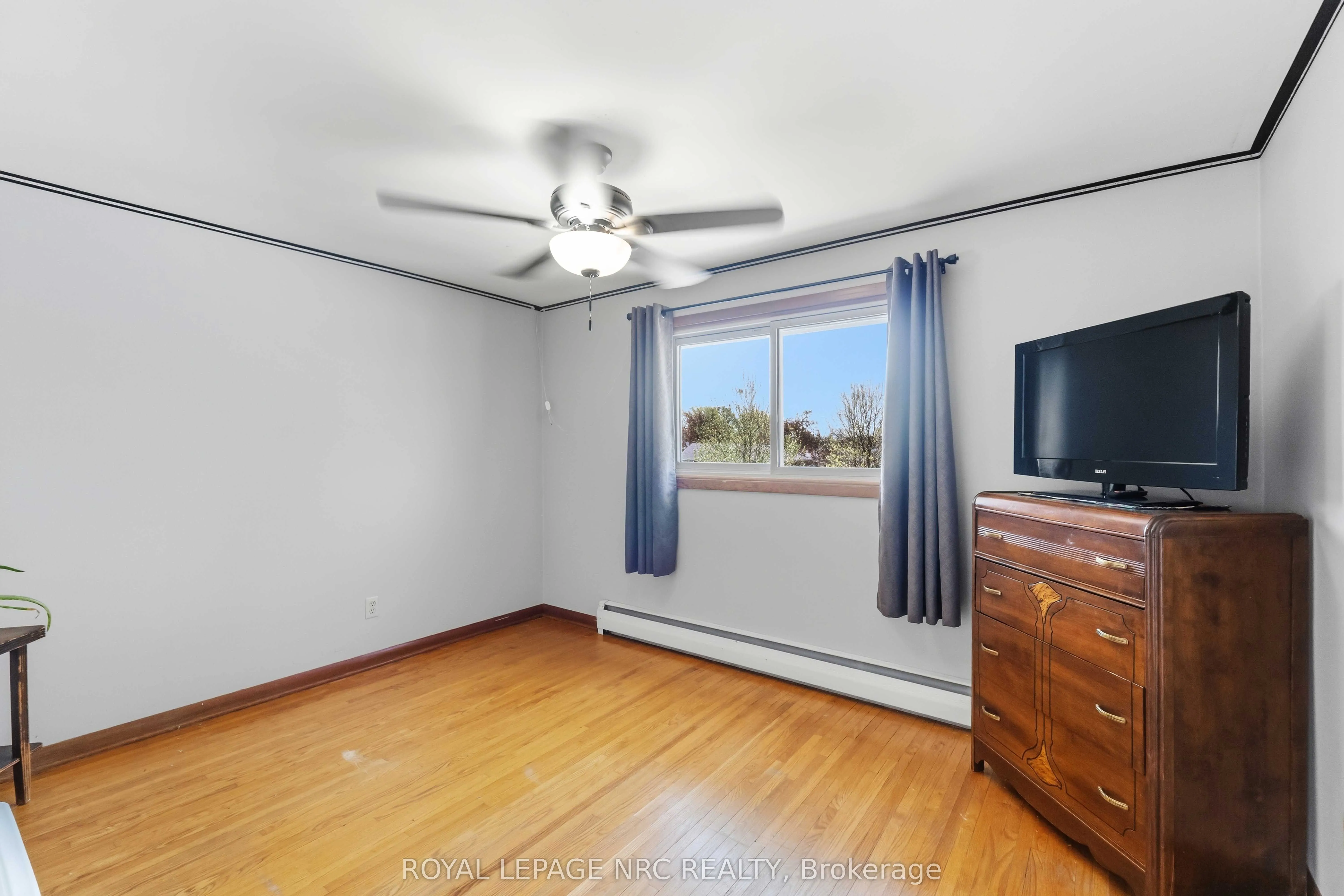 4485 Queensway Crescent