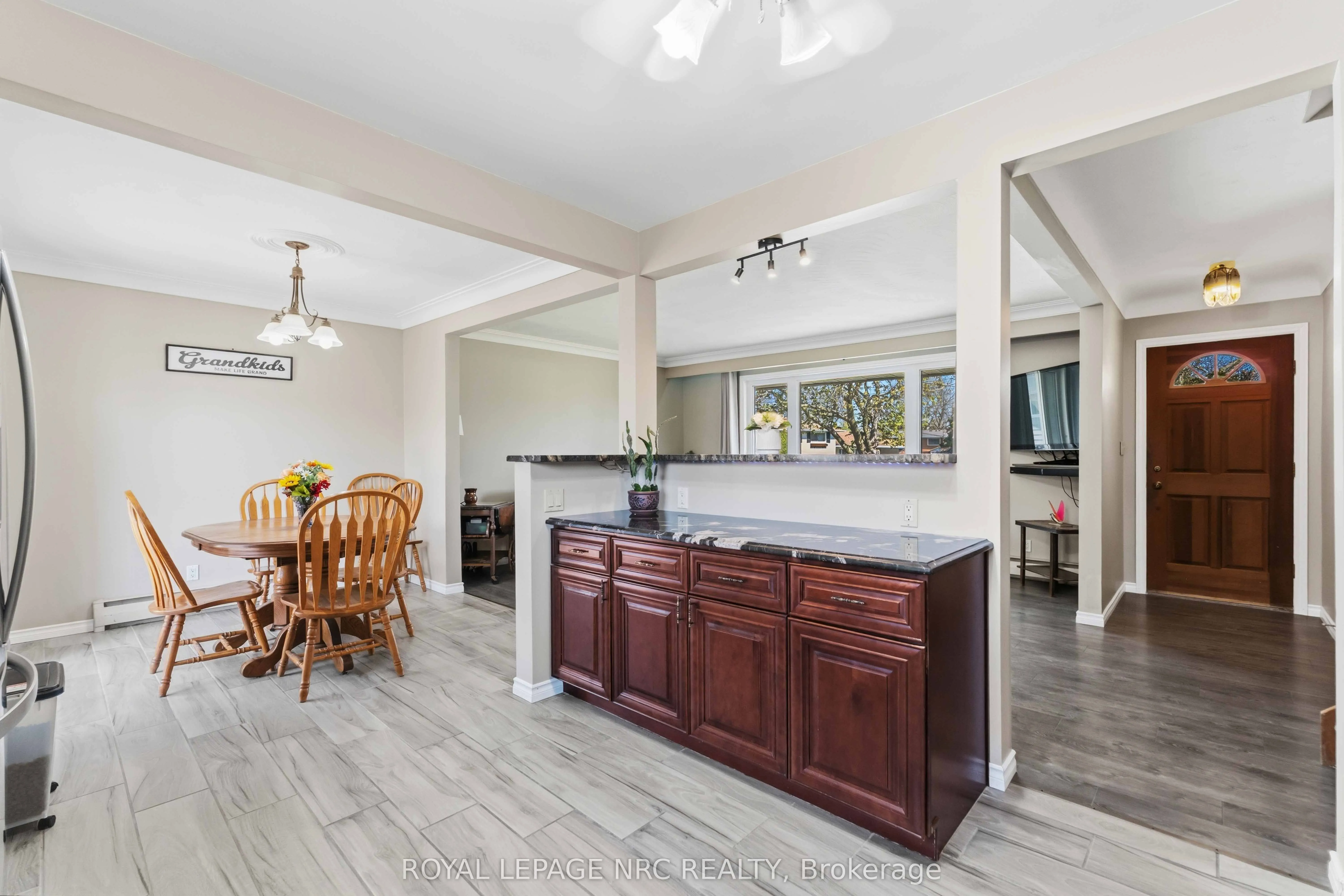 4485 Queensway Crescent