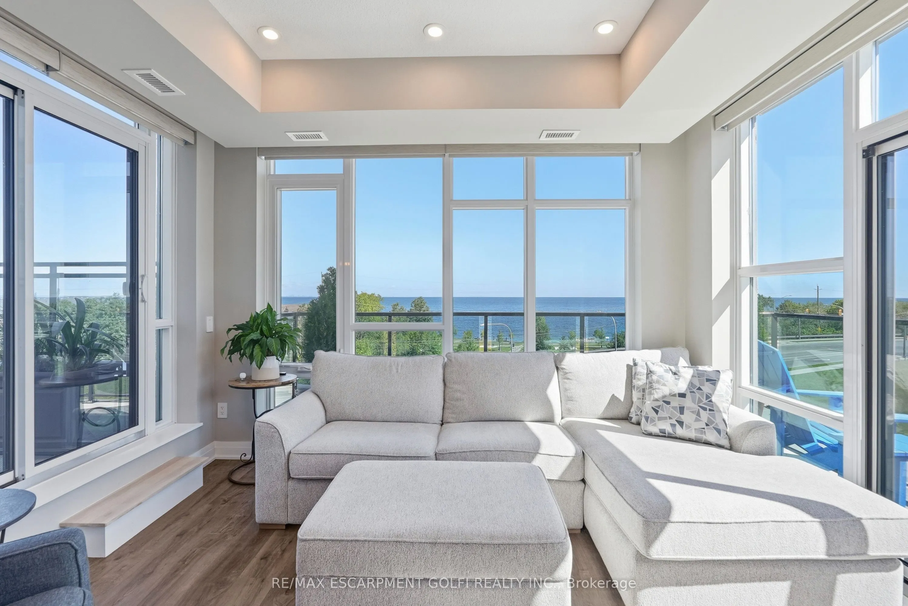 16 Concord Place #445