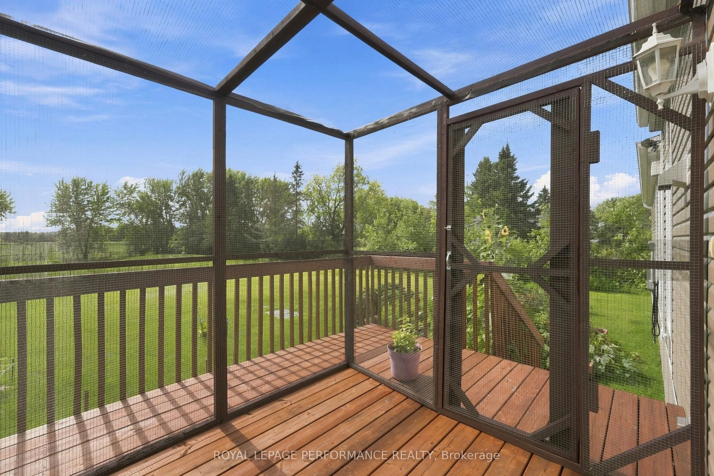 880 Concession 1 Road