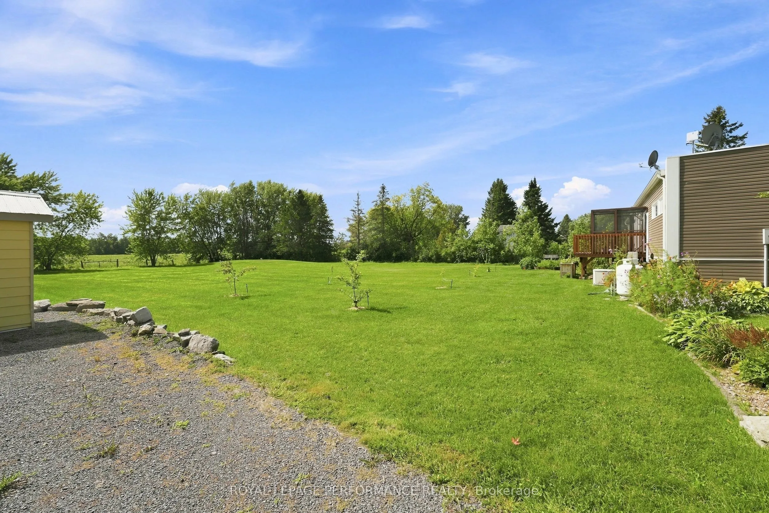 880 Concession 1 Road