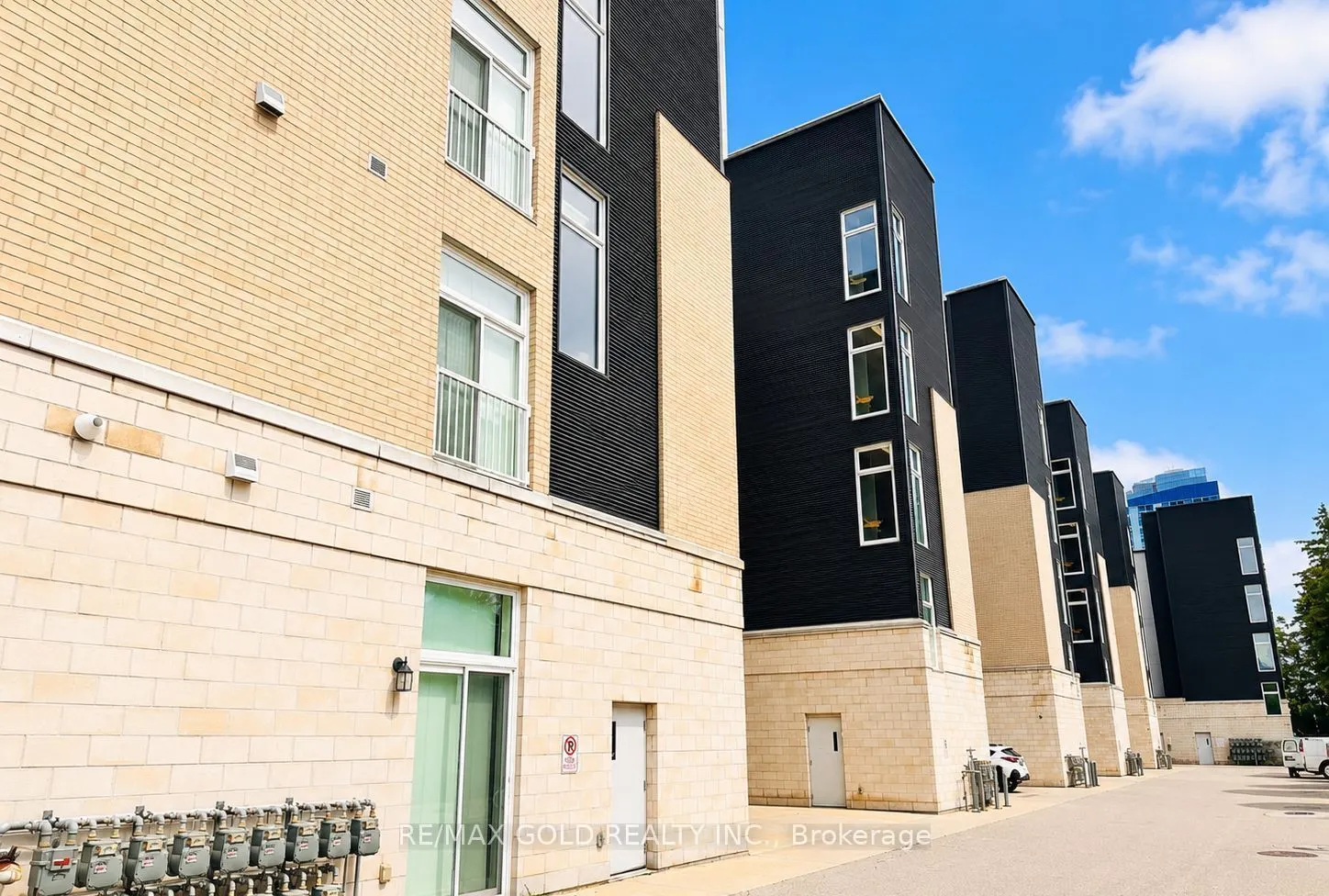 253 Albert Street #112
