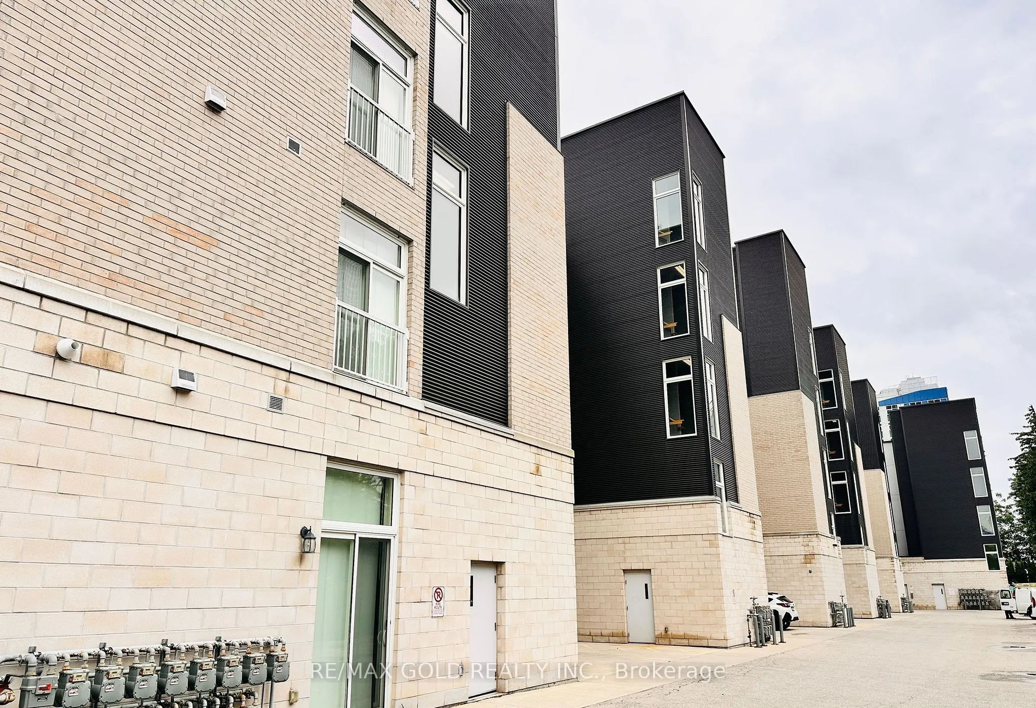 253 Albert Street #112