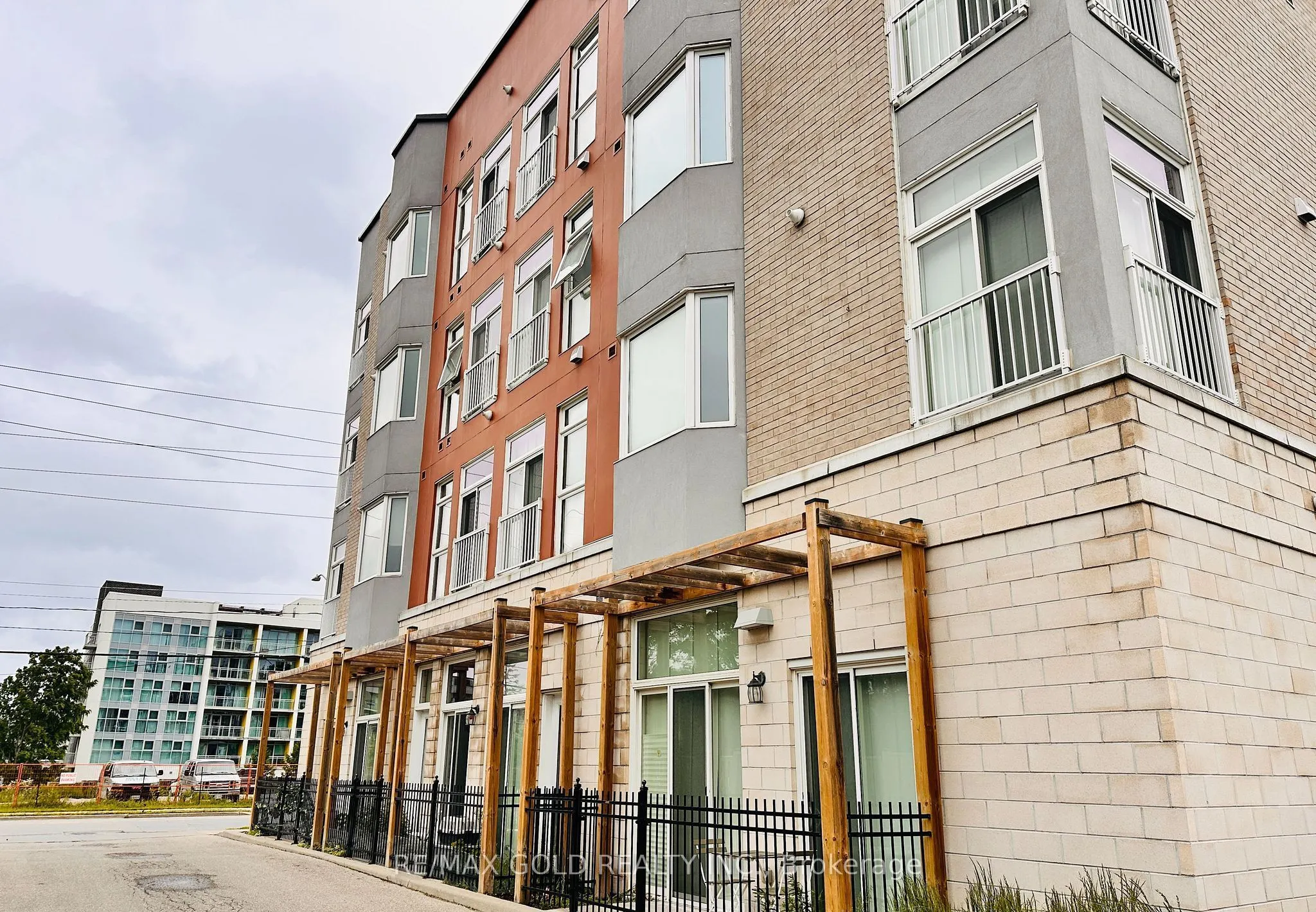 253 Albert Street #112