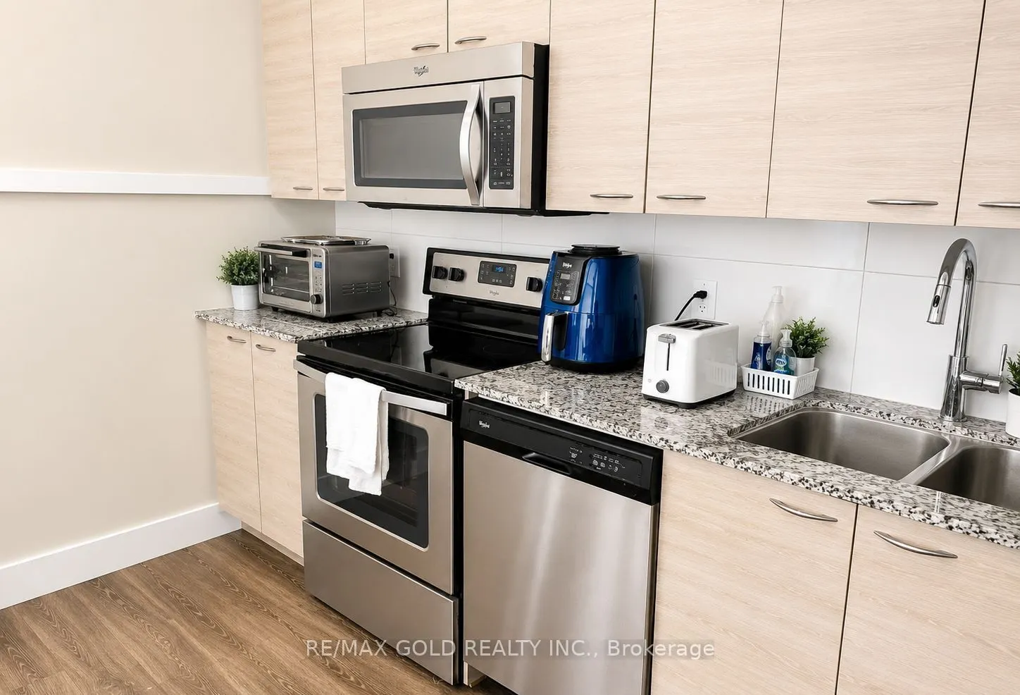 253 Albert Street #112