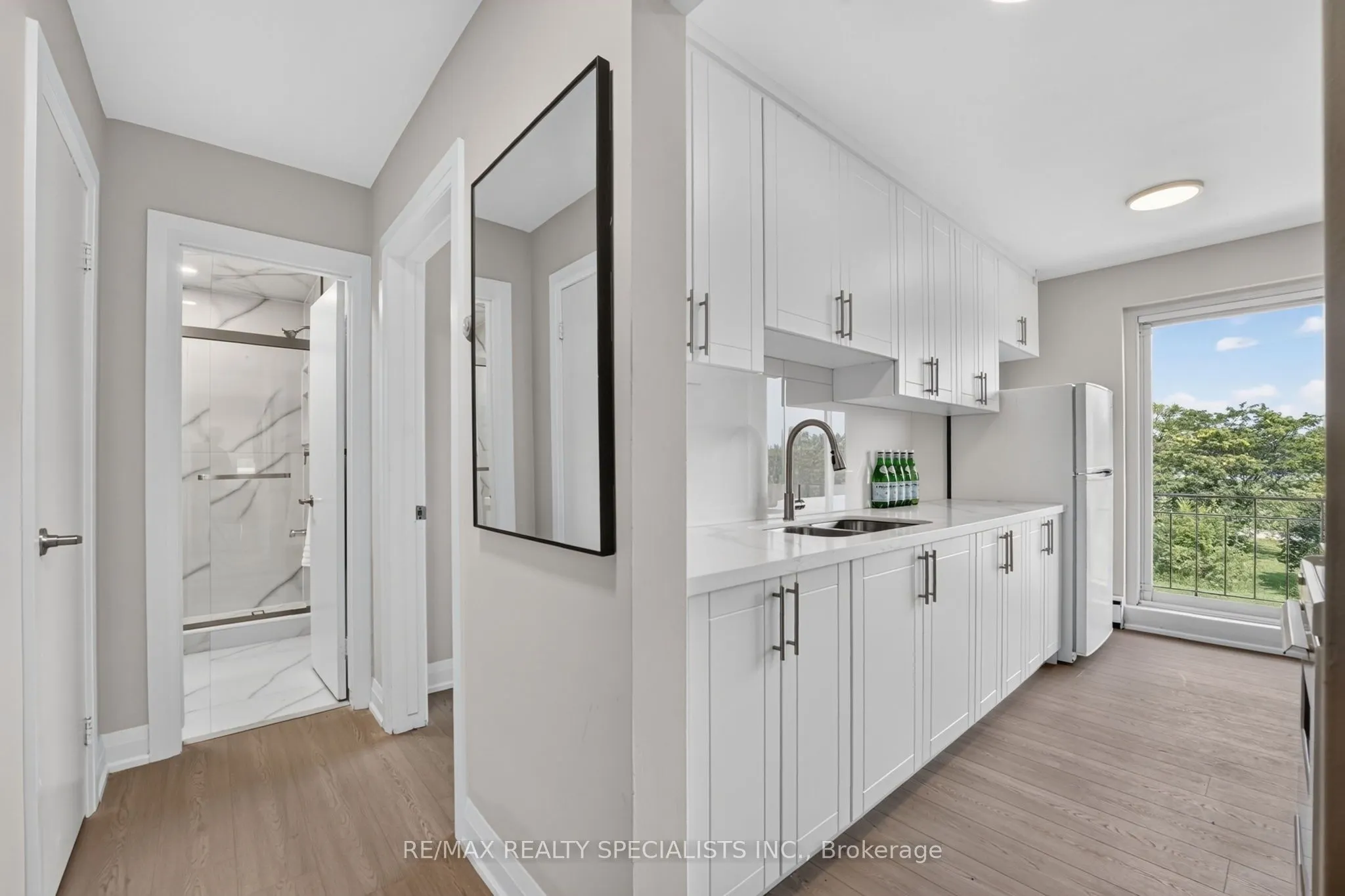 426 Queenston Street #33