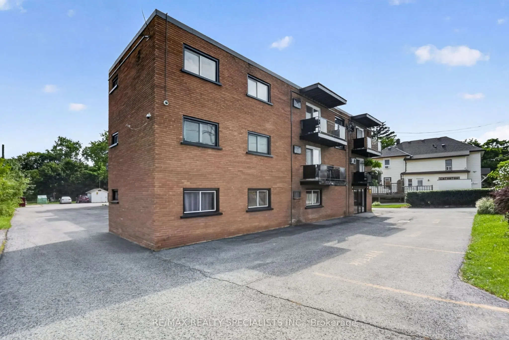 426 Queenston Street #33