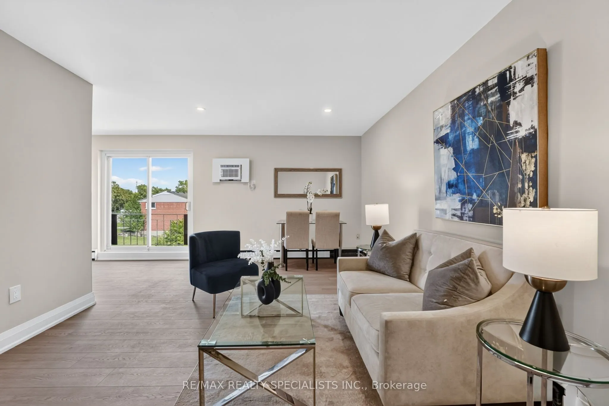 426 Queenston Street #33