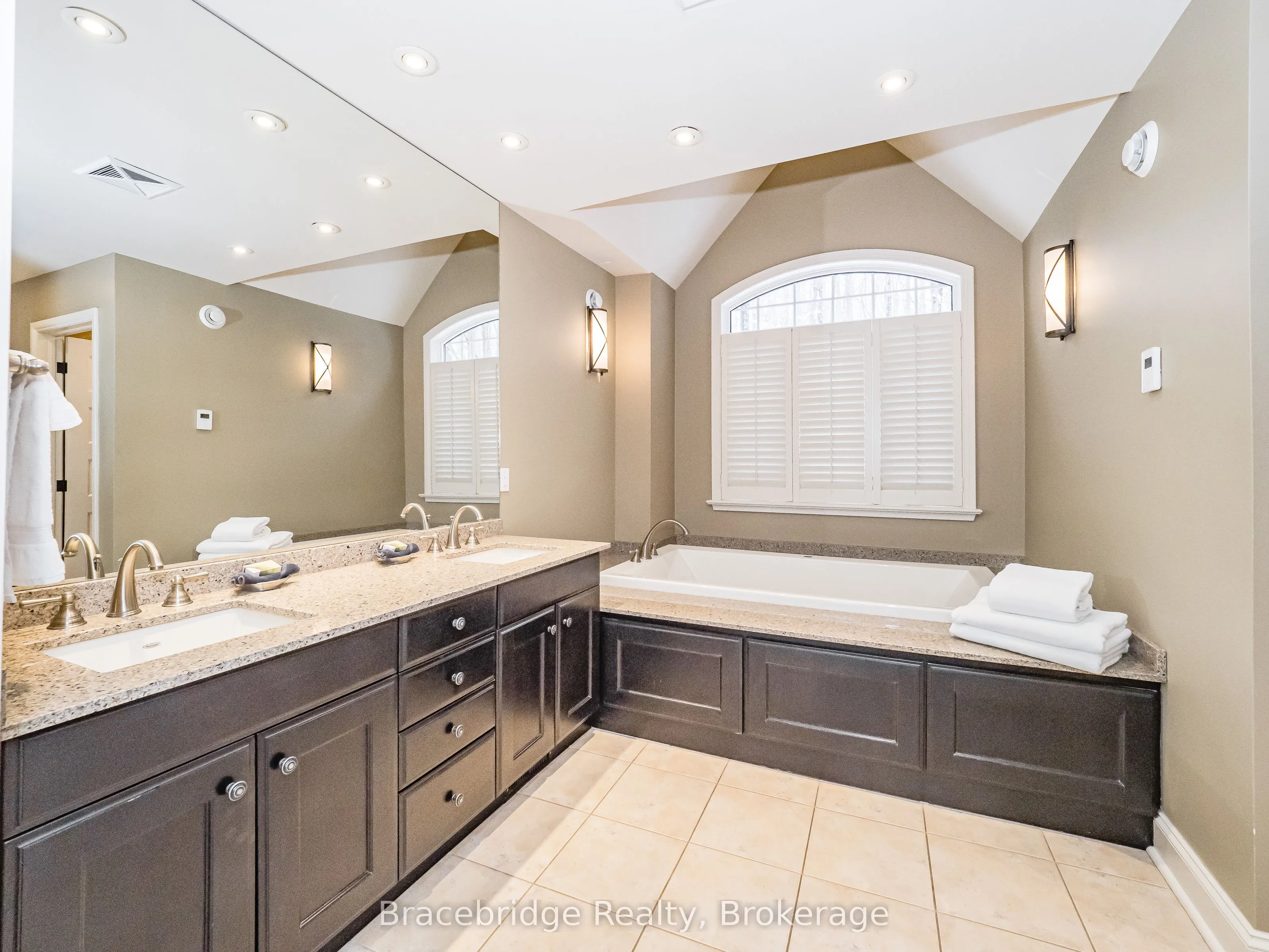 3876 Muskoka Rd 118 Highway W #Sandfield 5 W10
