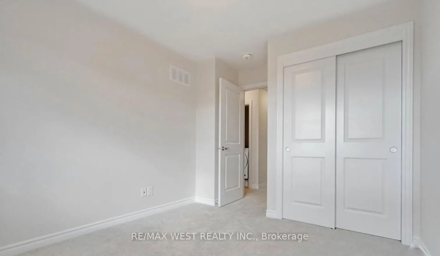 1026 Kijik Crescent
