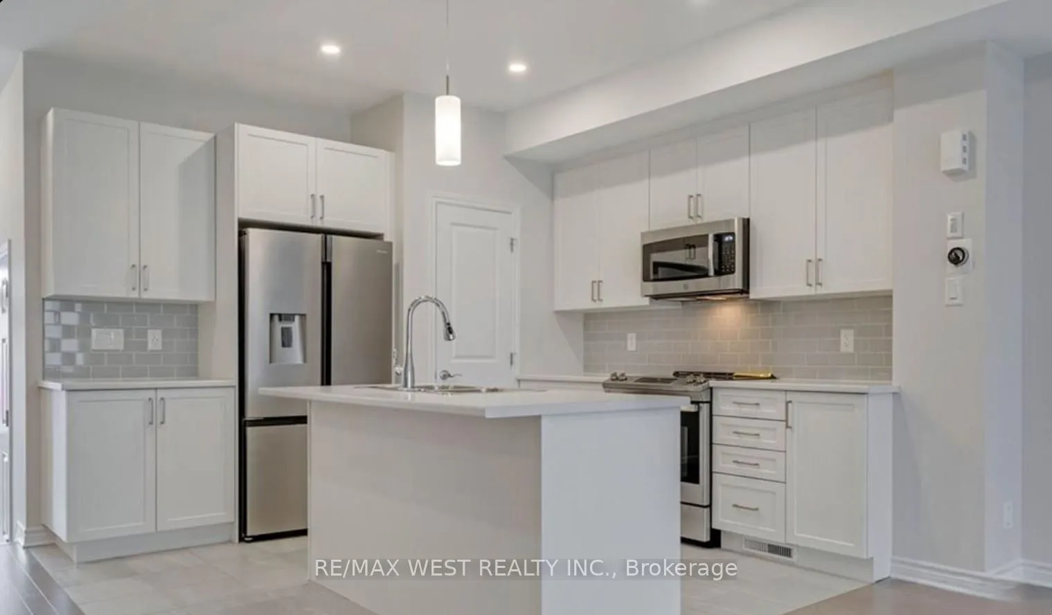 1026 Kijik Crescent