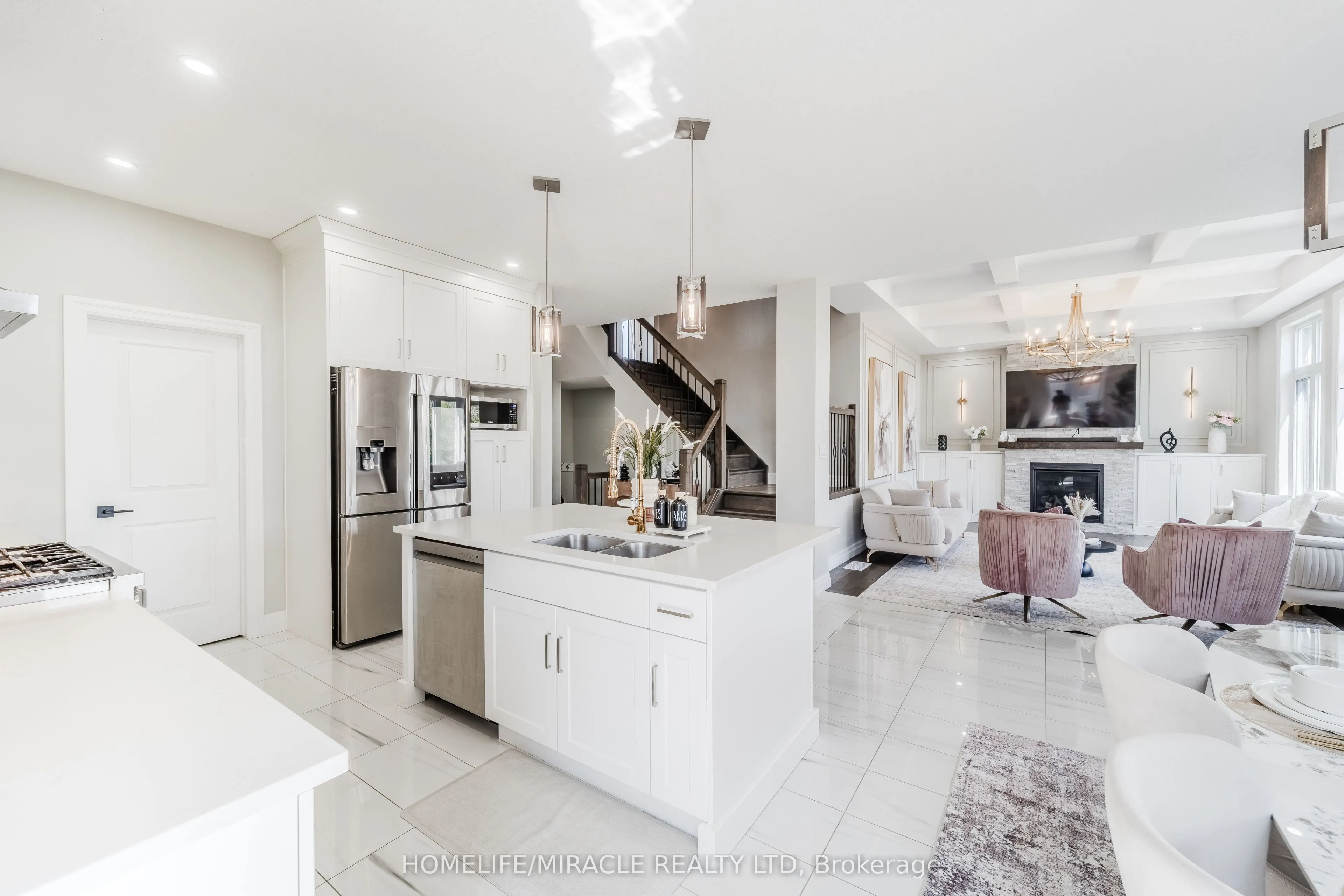 245 Tamarack Boulevard