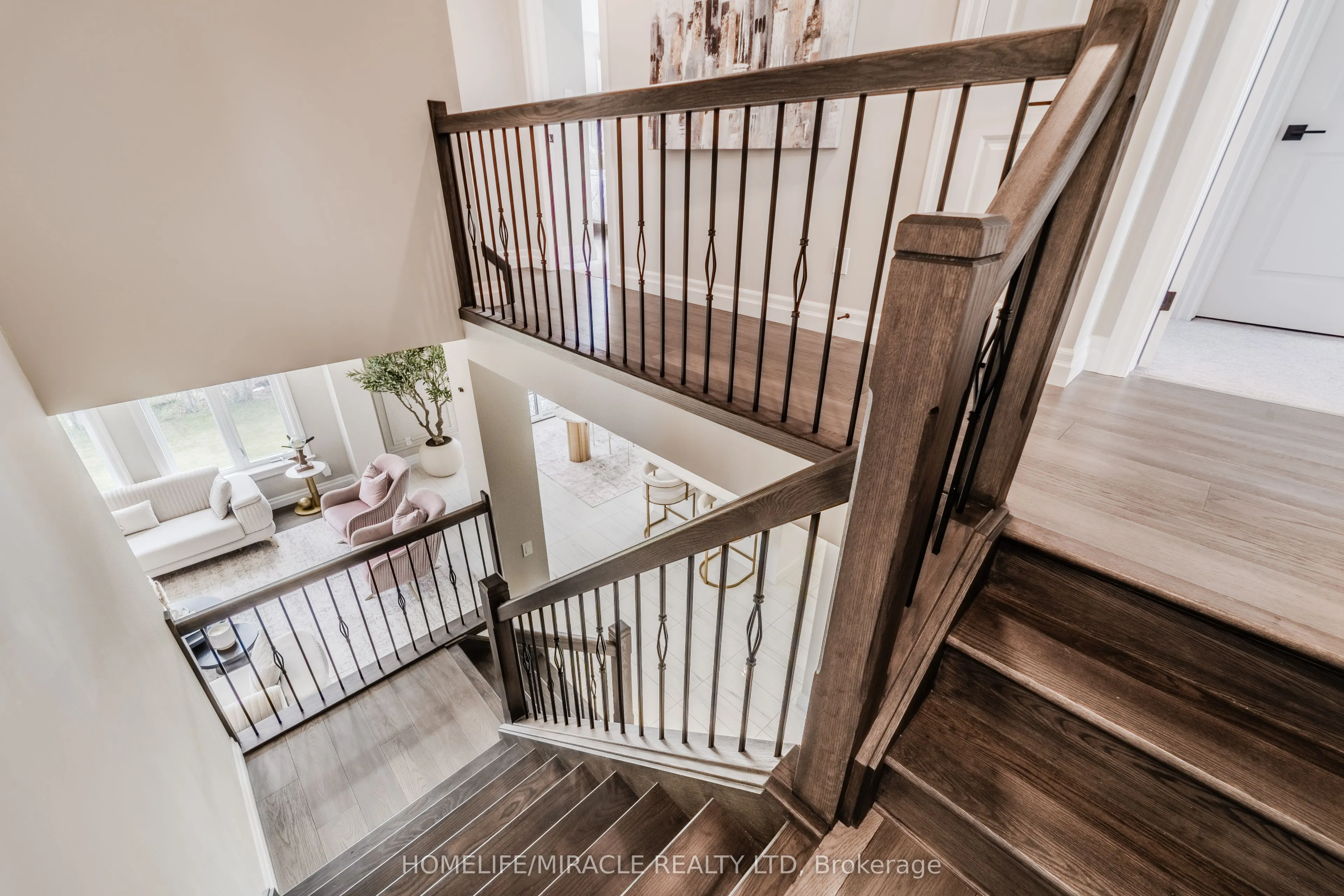 245 Tamarack Boulevard
