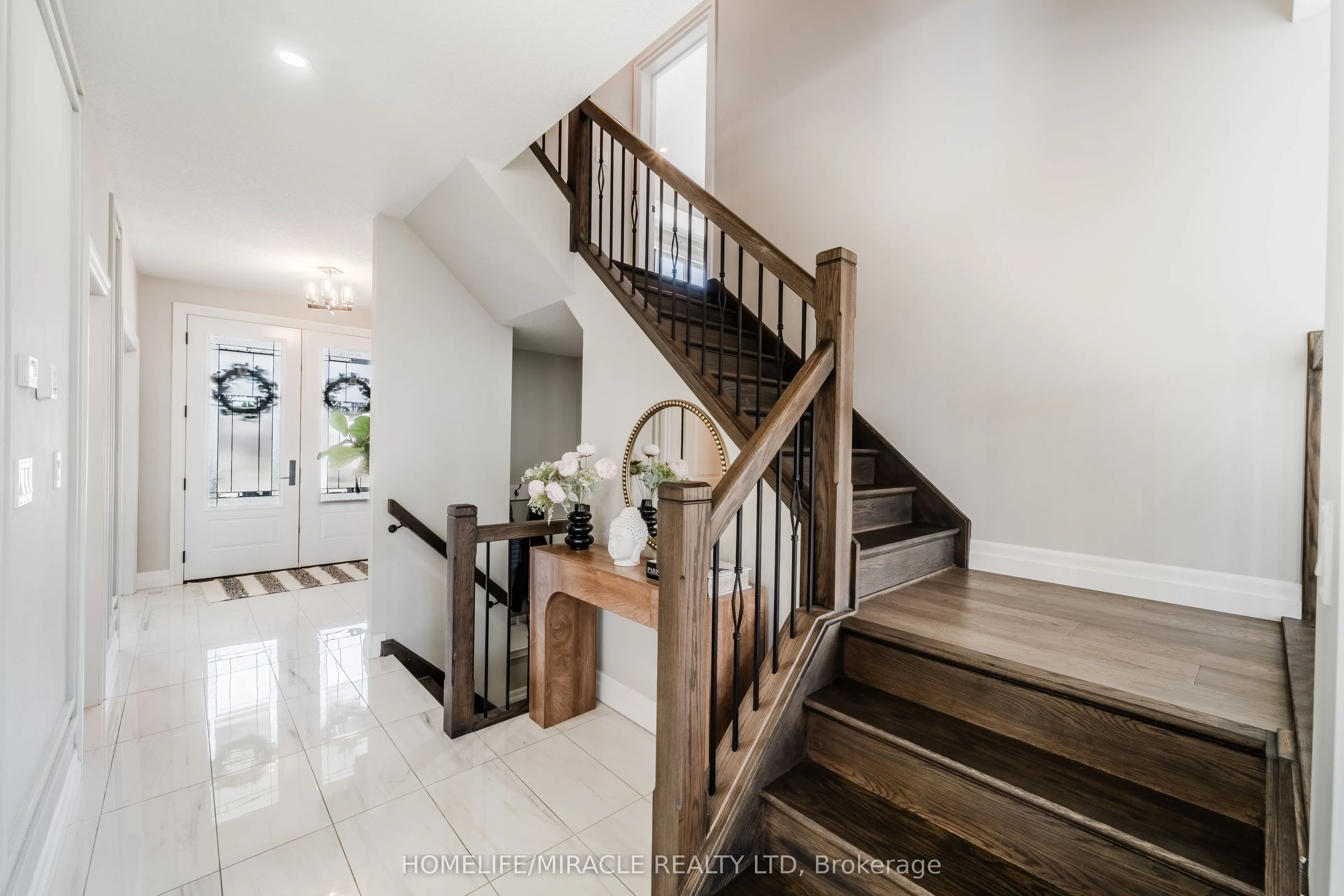 245 Tamarack Boulevard