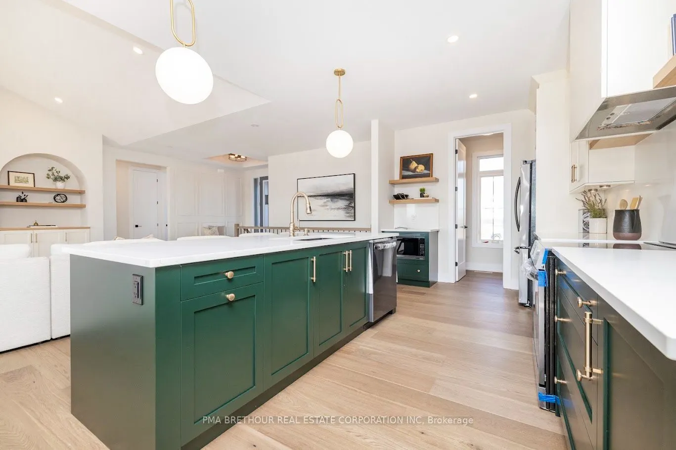 200 Trudeau Crescent
