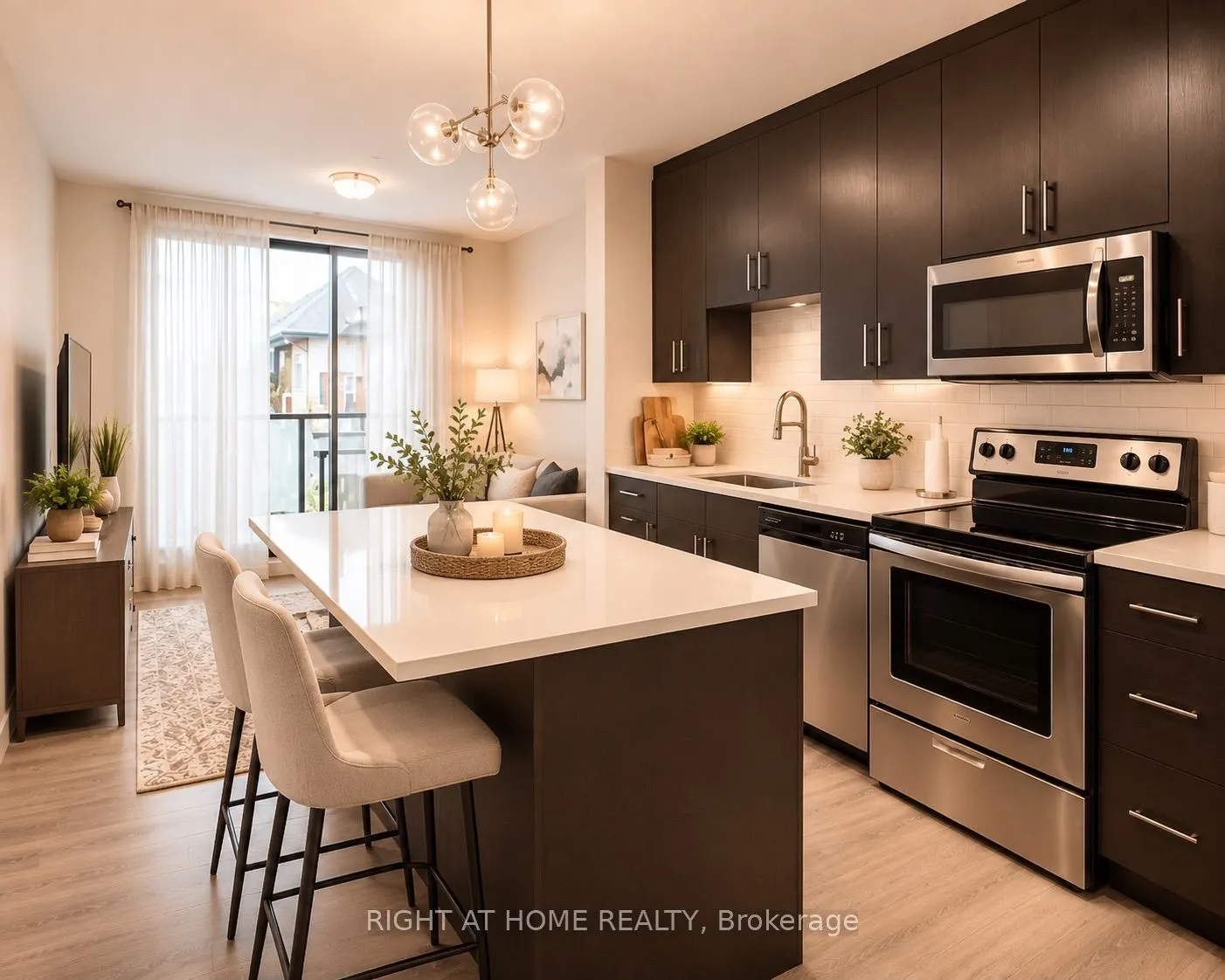 690 King Street W #103