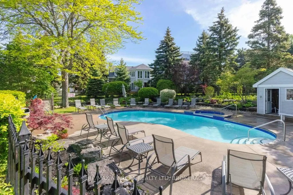 7 Lakeside Drive #66