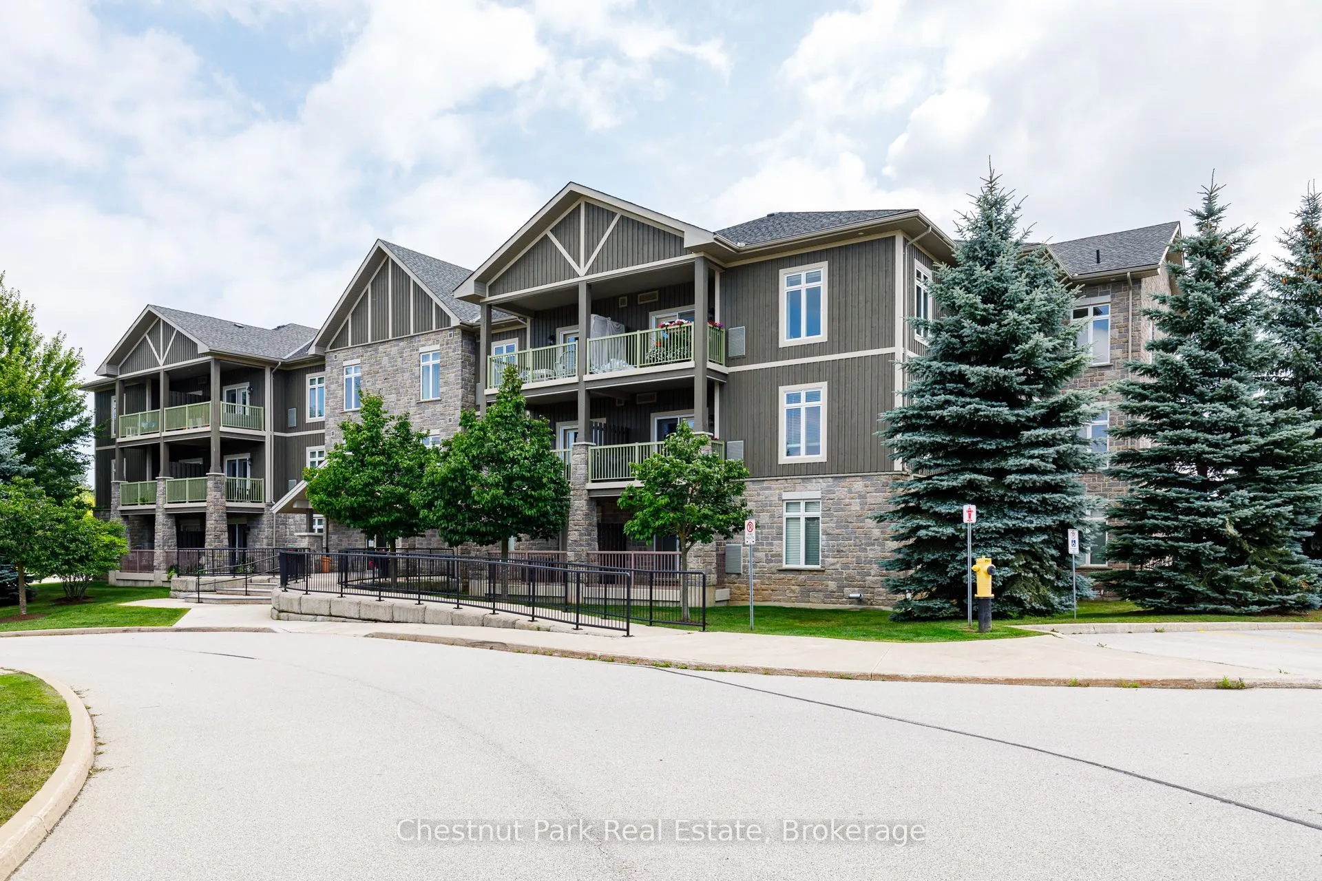 27 Beaver Street #208