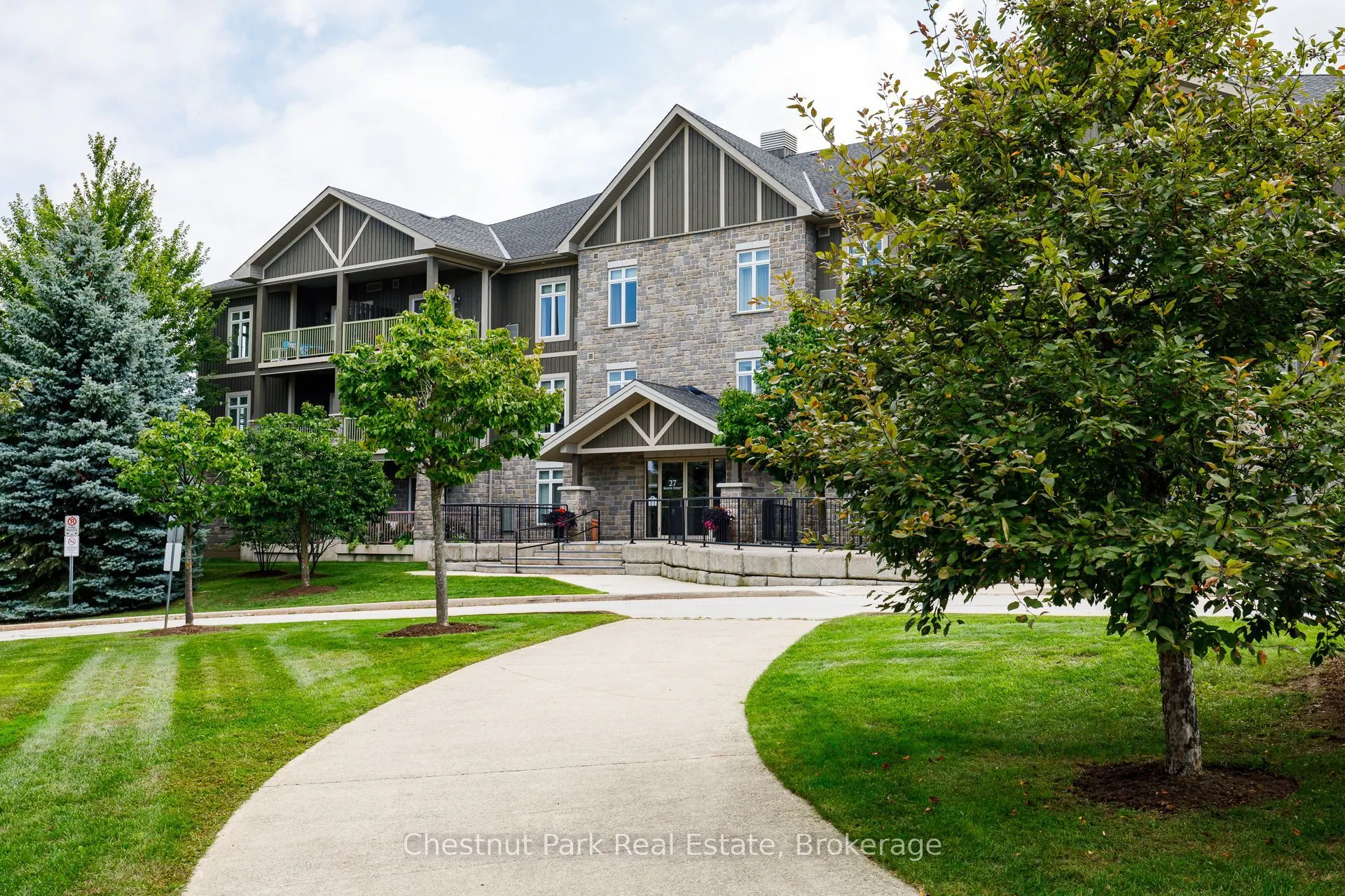 27 Beaver Street #208