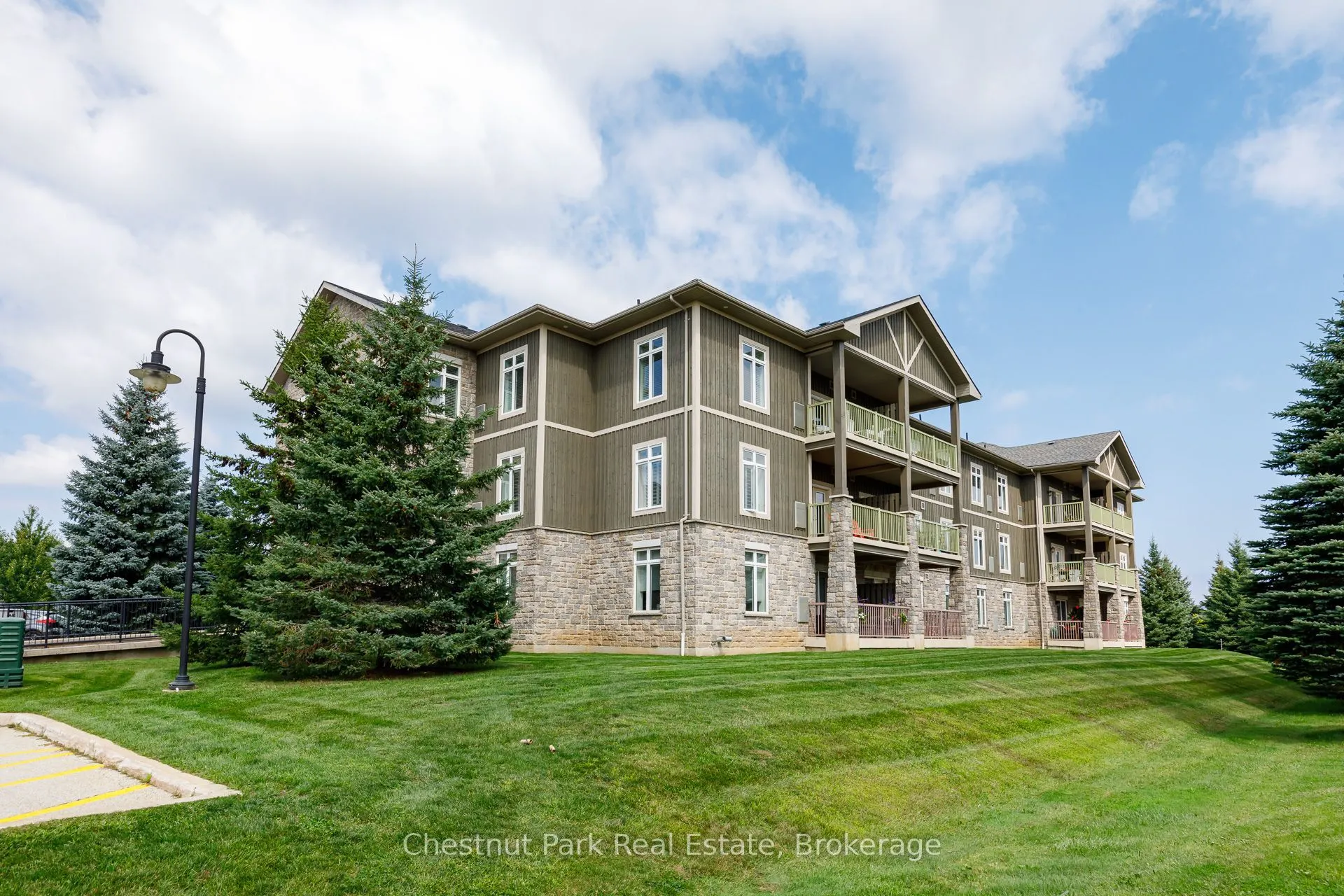 27 Beaver Street #208