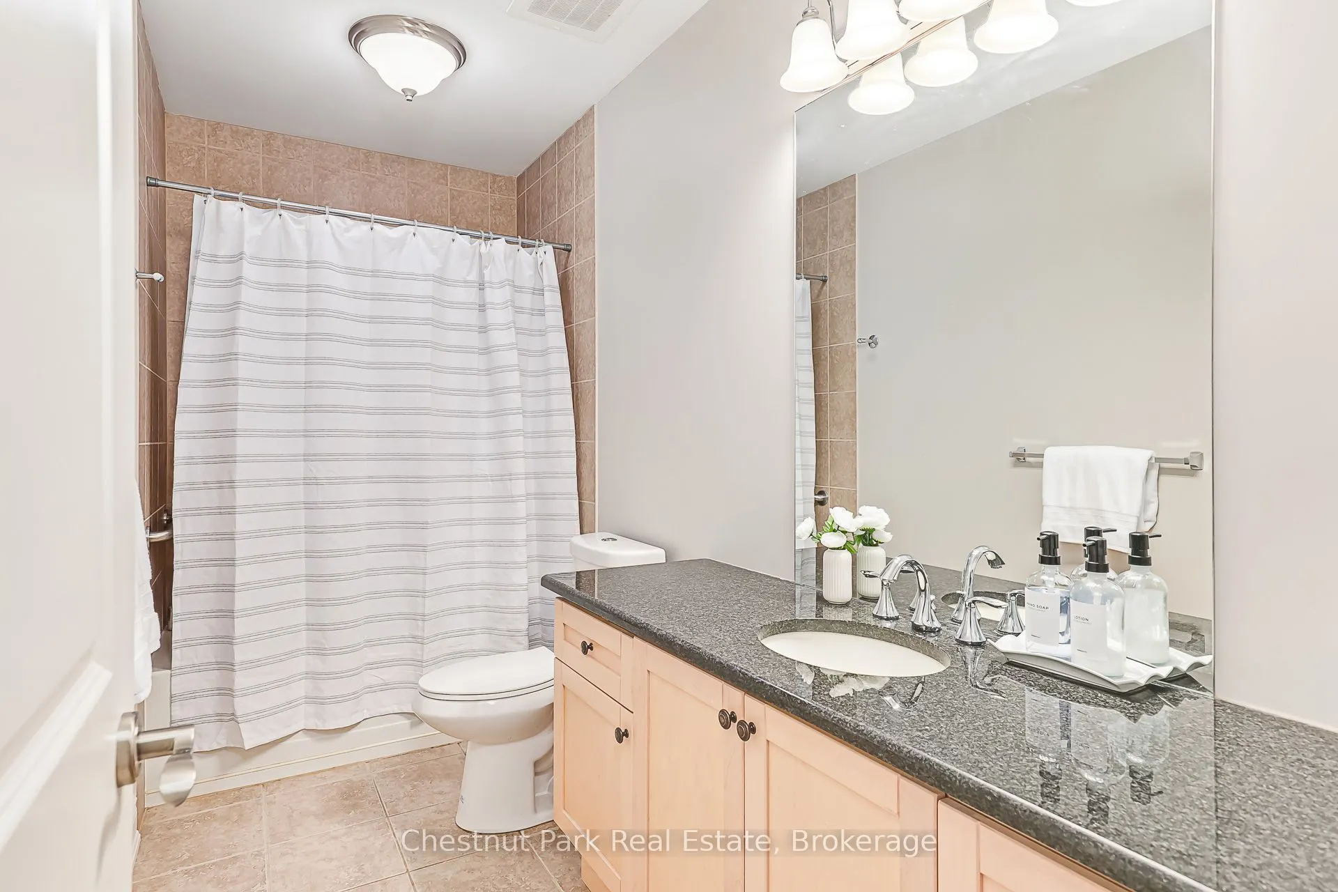 27 Beaver Street #208