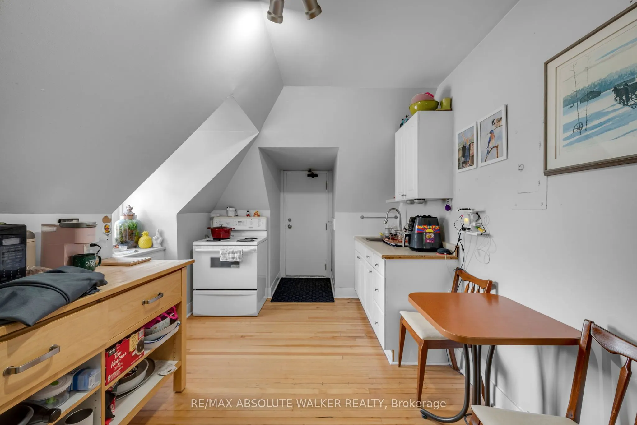 120 Strathcona Avenue