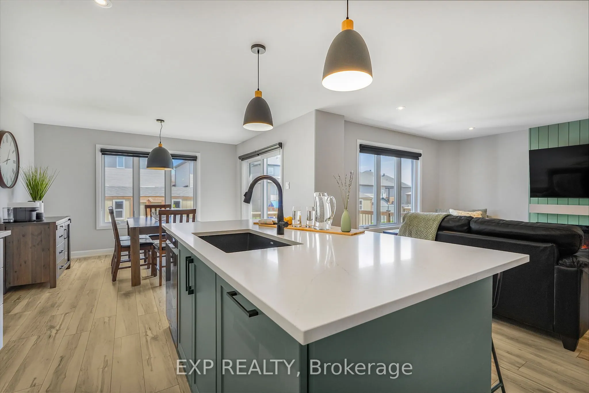 1202 Montblanc Crescent